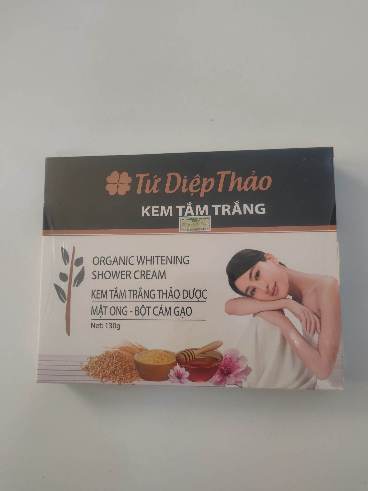 Kem tắm trắng Bột Cám Gạo, mật ong Tứ Diệp Thảo