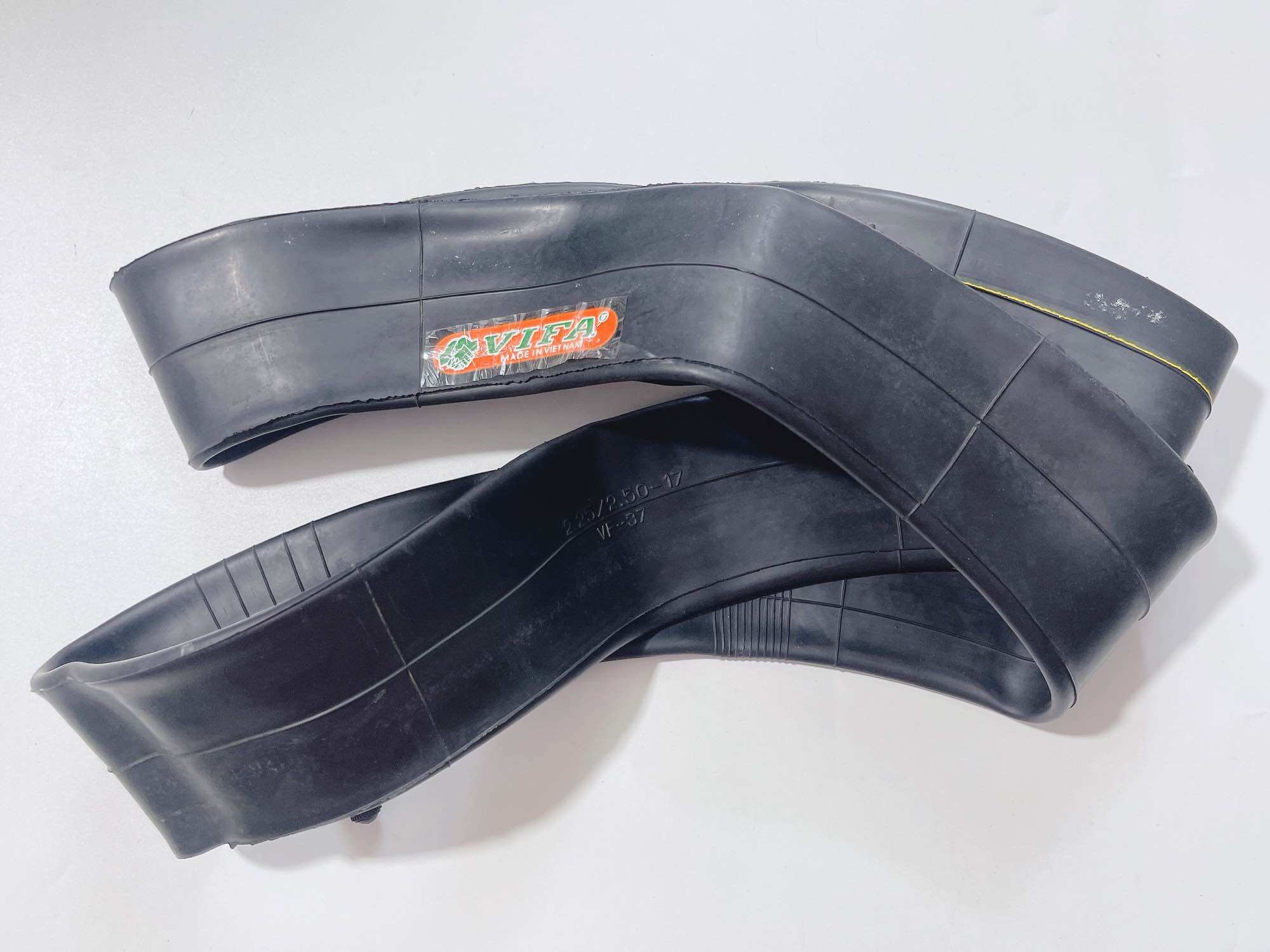 Ruột xe máy hiệu vifa, săm xe máy 2.25 -> 2.75 size 17