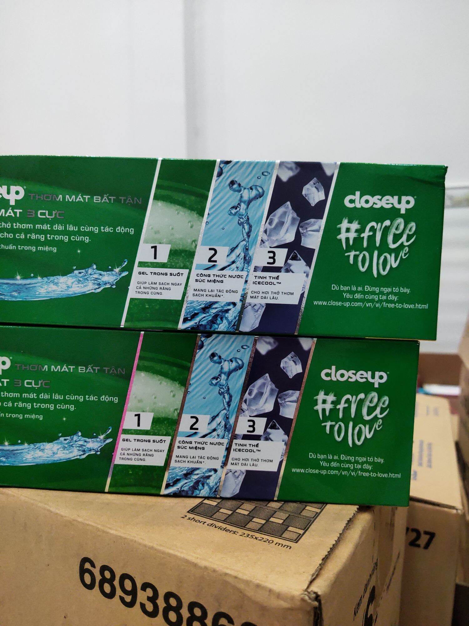 kem đánh răng closeup bạc hà (2 cây x230g)