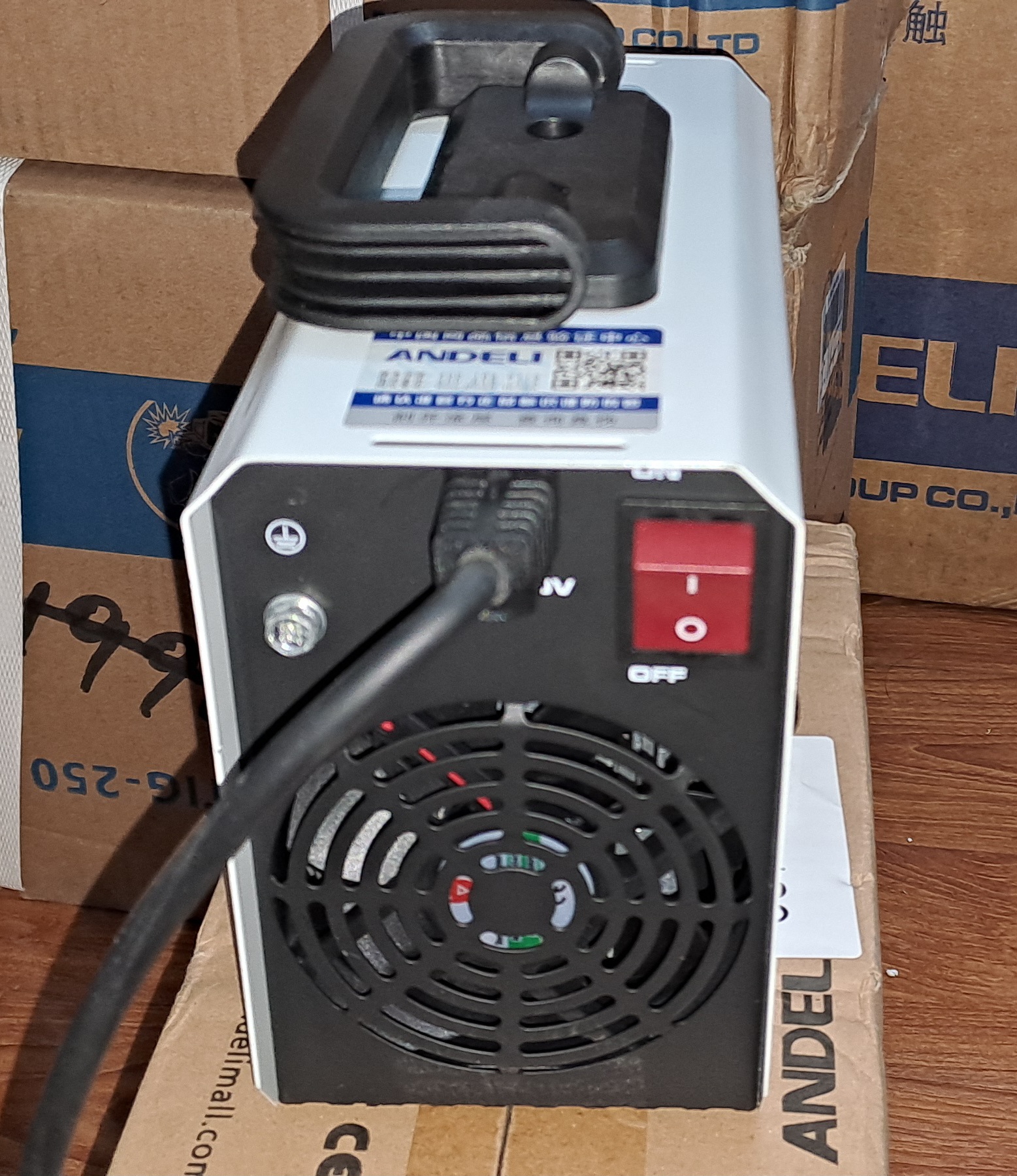 máy hàn que điện tử zx-250 ANDELI(phụ kiện kẹp mát 2m+dây kìm hàn que 3m)