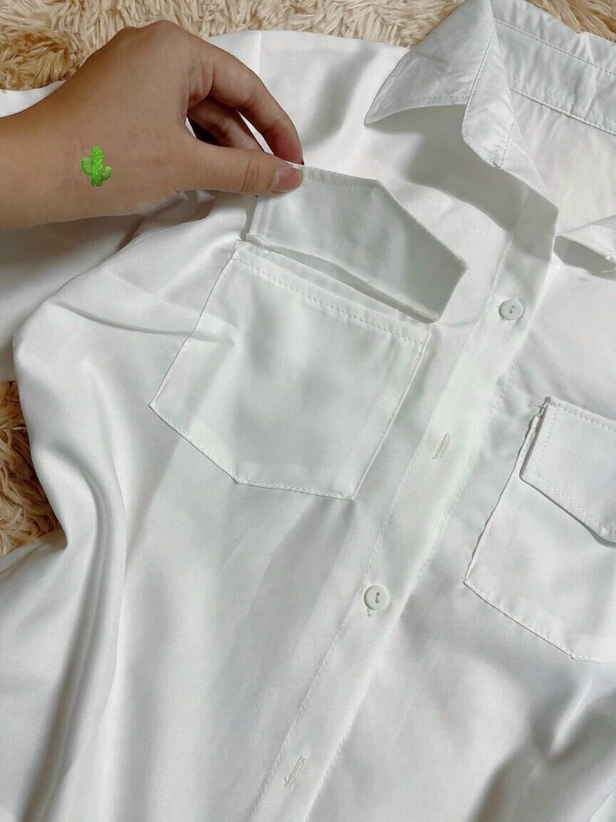 Áo kiểu sơ mi ngắn tay phối 2 túi đen trắng
