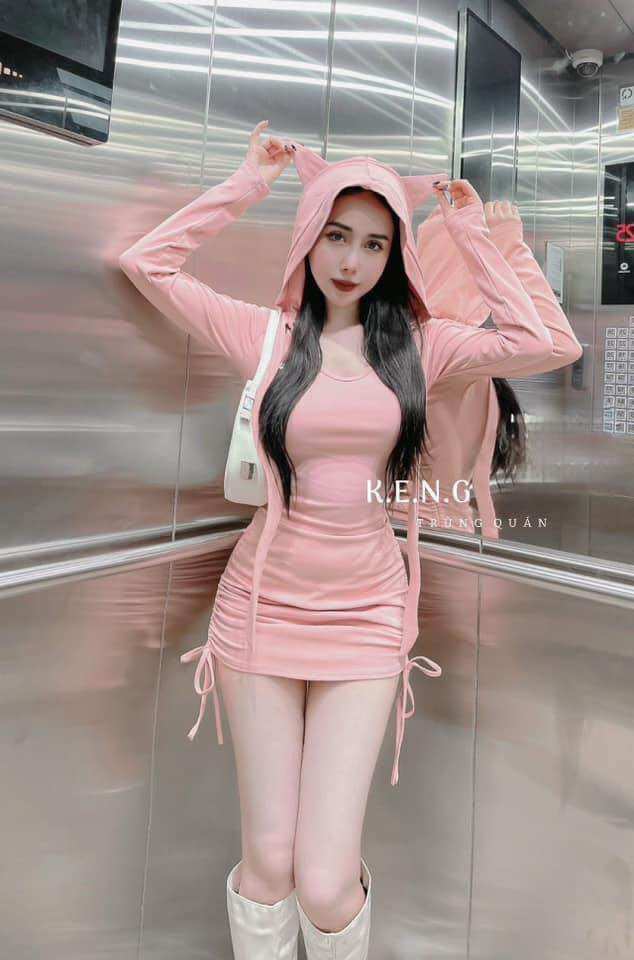 Đầm body có nón