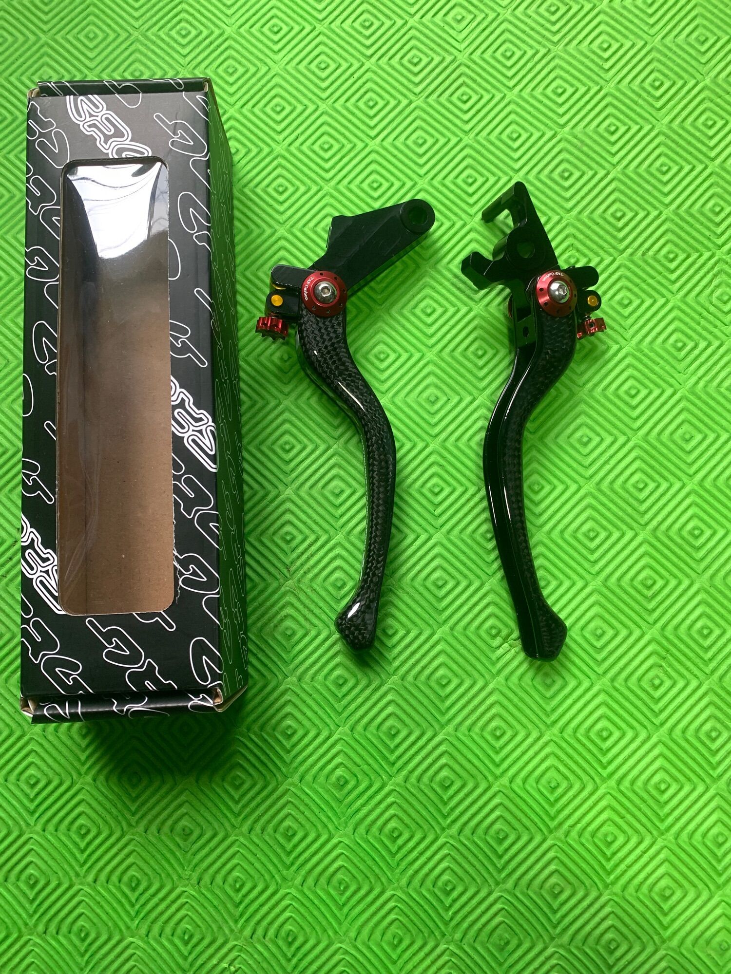 Tay thắng xe winner cacbon