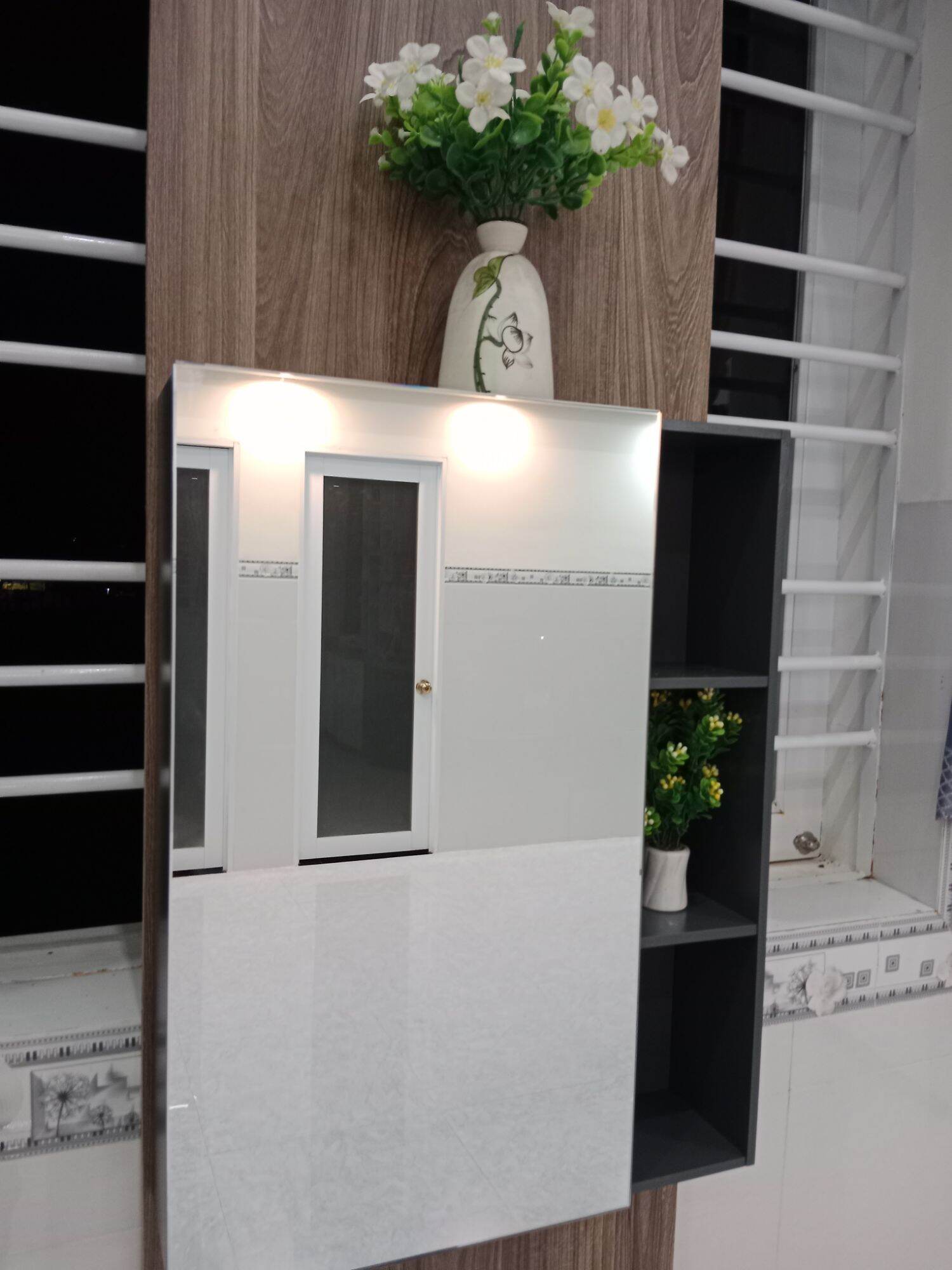 Tủ gương lavabo nhà tắm tiện lợi