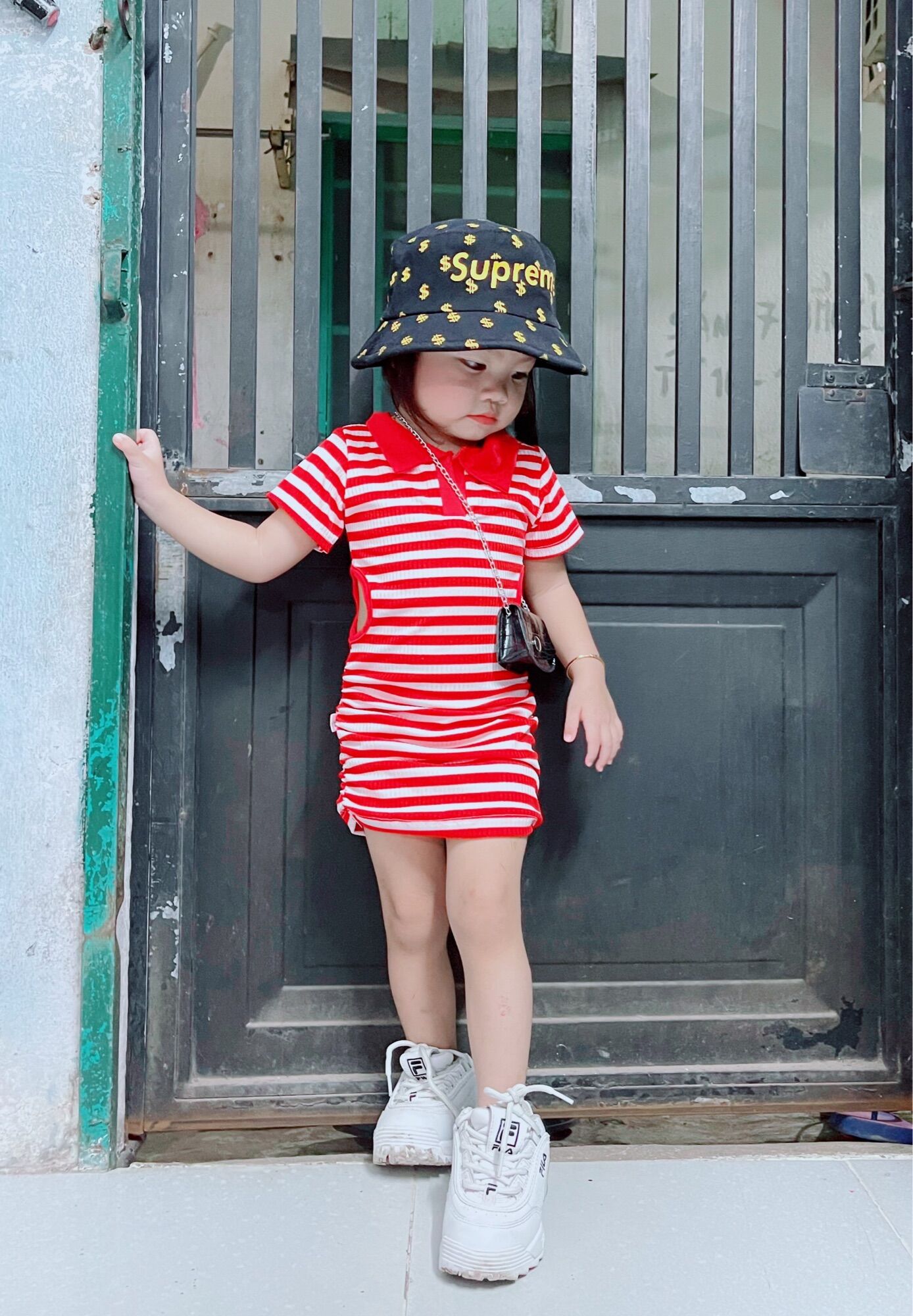 Đầm Body Sọc Đỏ Và Đen Cho Bé Gái