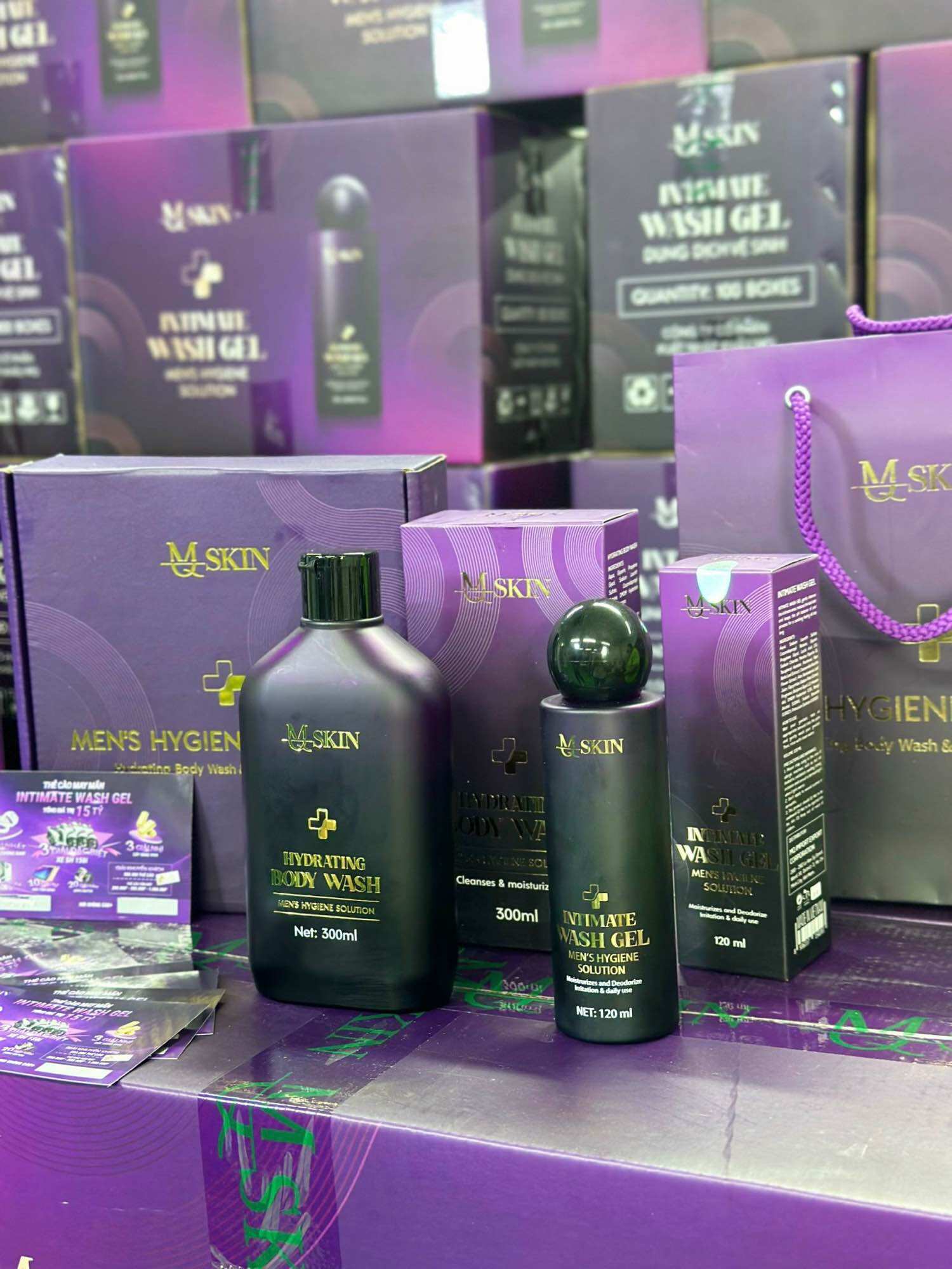 Combo Sữa Tắm + dung dịch vệ sinh (tặng bông tắm)