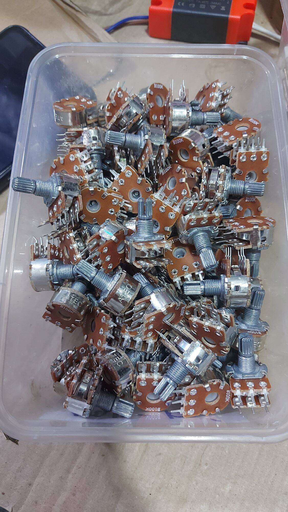 20c chiết áp âm ly 50k 6chân