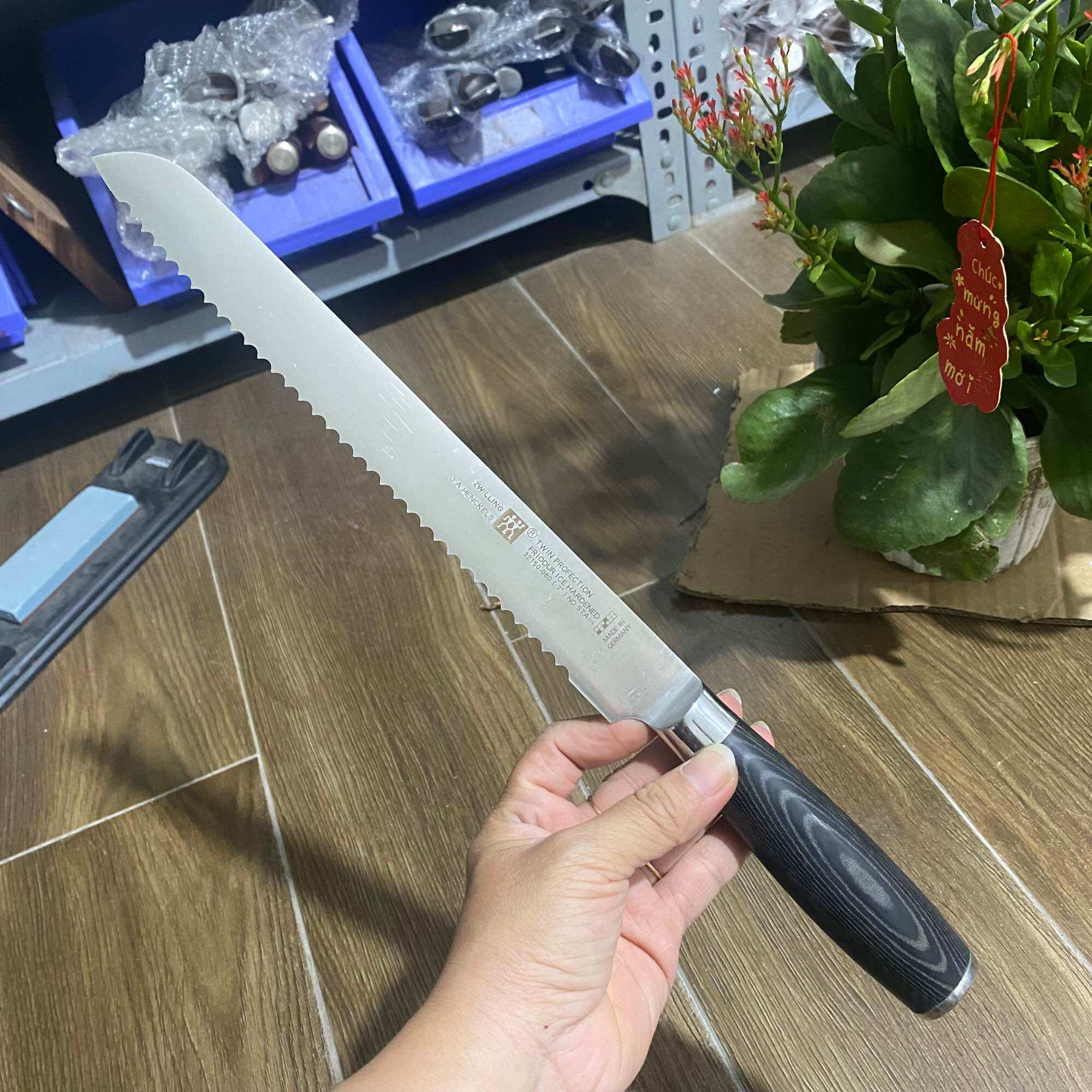 Dao răng cưa cắt bánh, cắt thịt đông đức 32cm