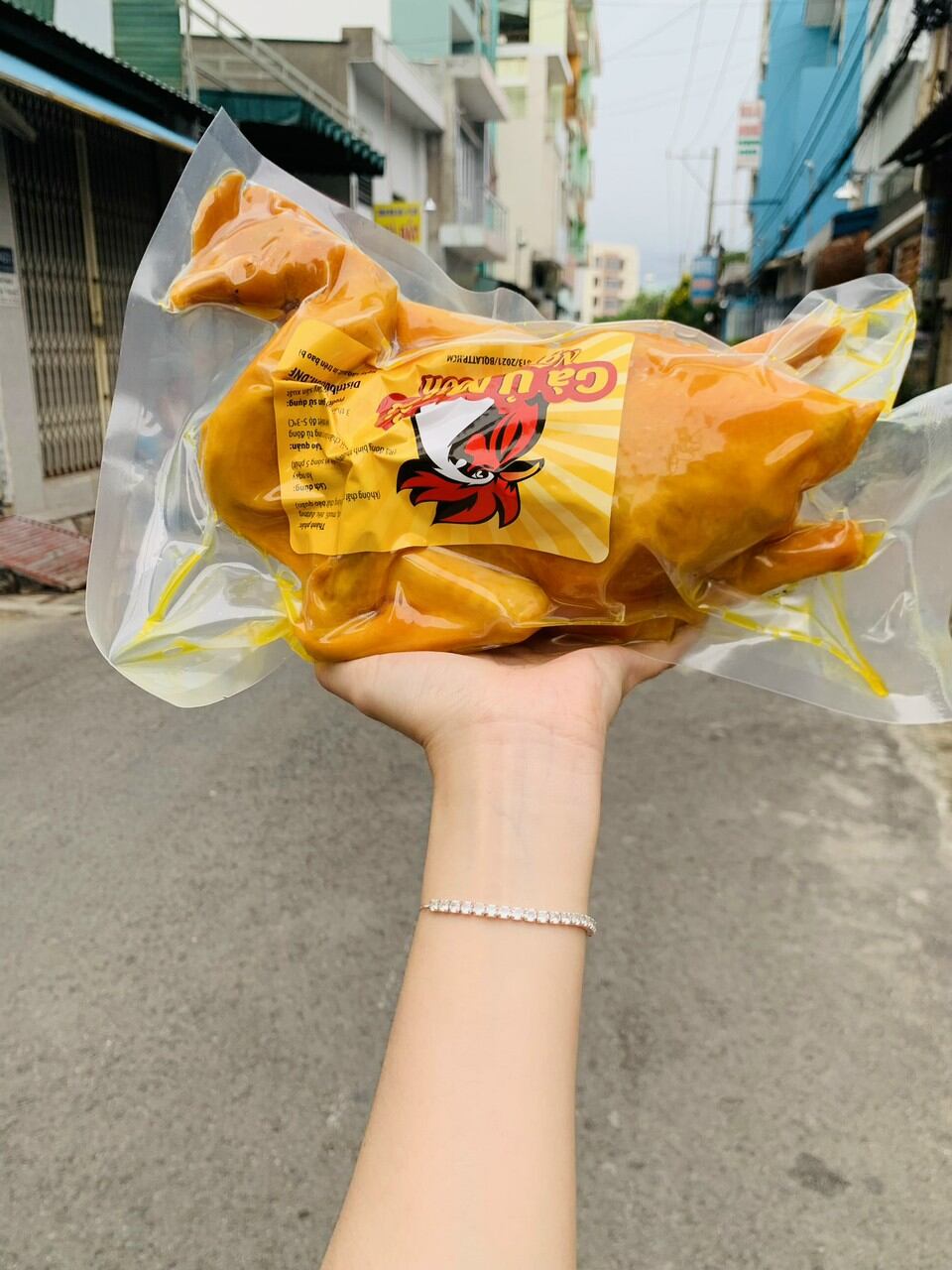1 con Gà ủ muối nguyên con, có đầu GIAO TOÀN QUỐC