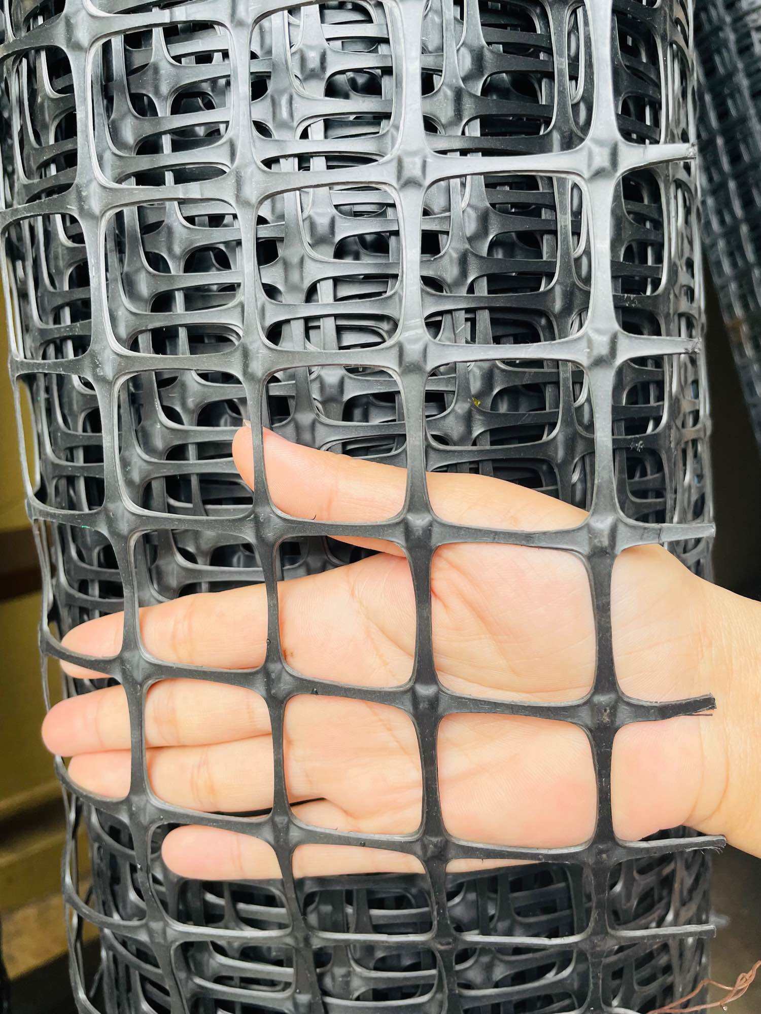 L1:lưới nhựa dẻo cao 1 x 45mét lưới rào vườn - lưới quây chuồng gà-làm sàn vịt -chịu nắng mưa 10 năm