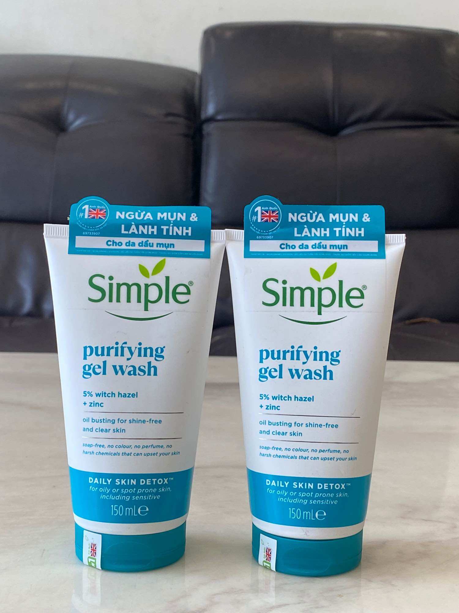 Sữa rửa mặt Simple kiềm dầu và ngừa mụn 150ml