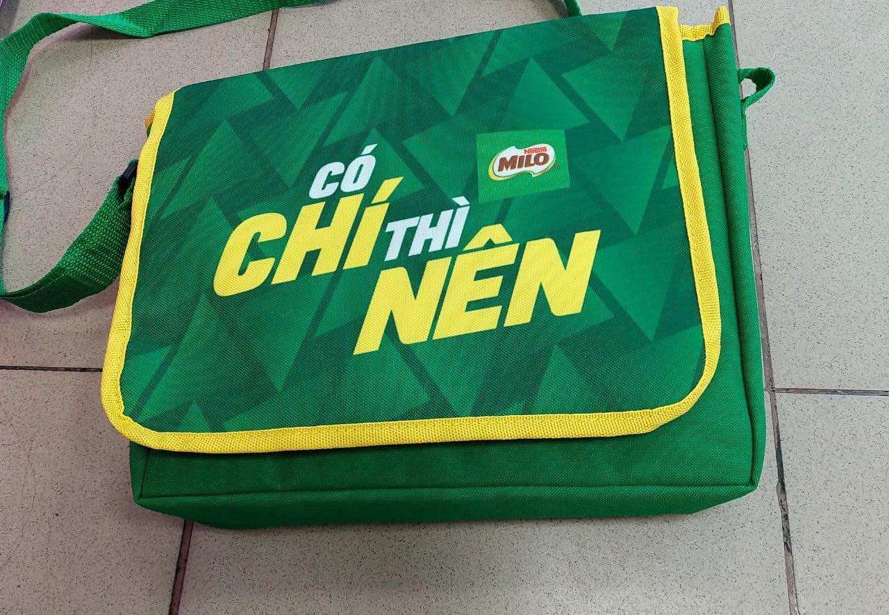 Balo chéo hàng quà tặng Milo