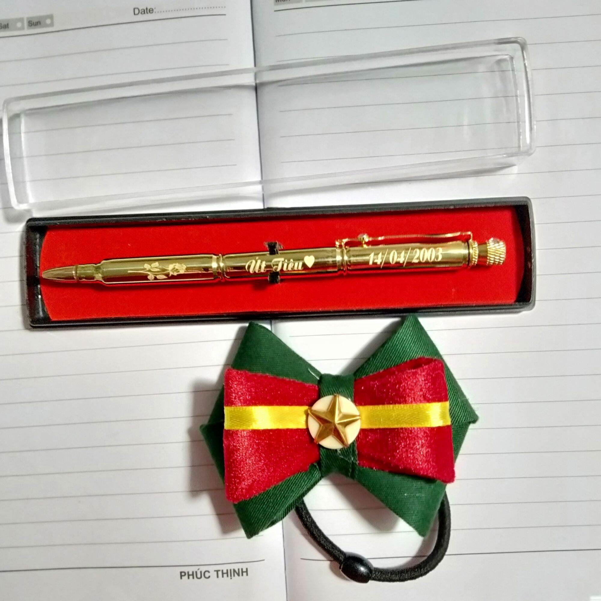 Combo Bút khắc tên và Nơ buộc tóc