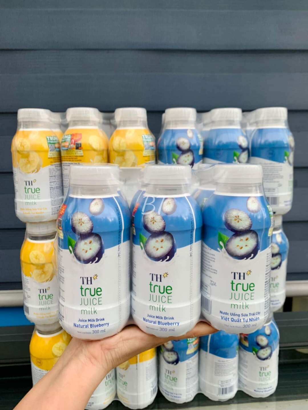 Sữa Trái cây TH true 2 vị Việt Quất/Chuối (12 chai 300ml)