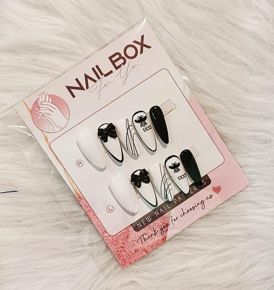 Nailbox Tín đồ đen trắng cho các nàng xinh