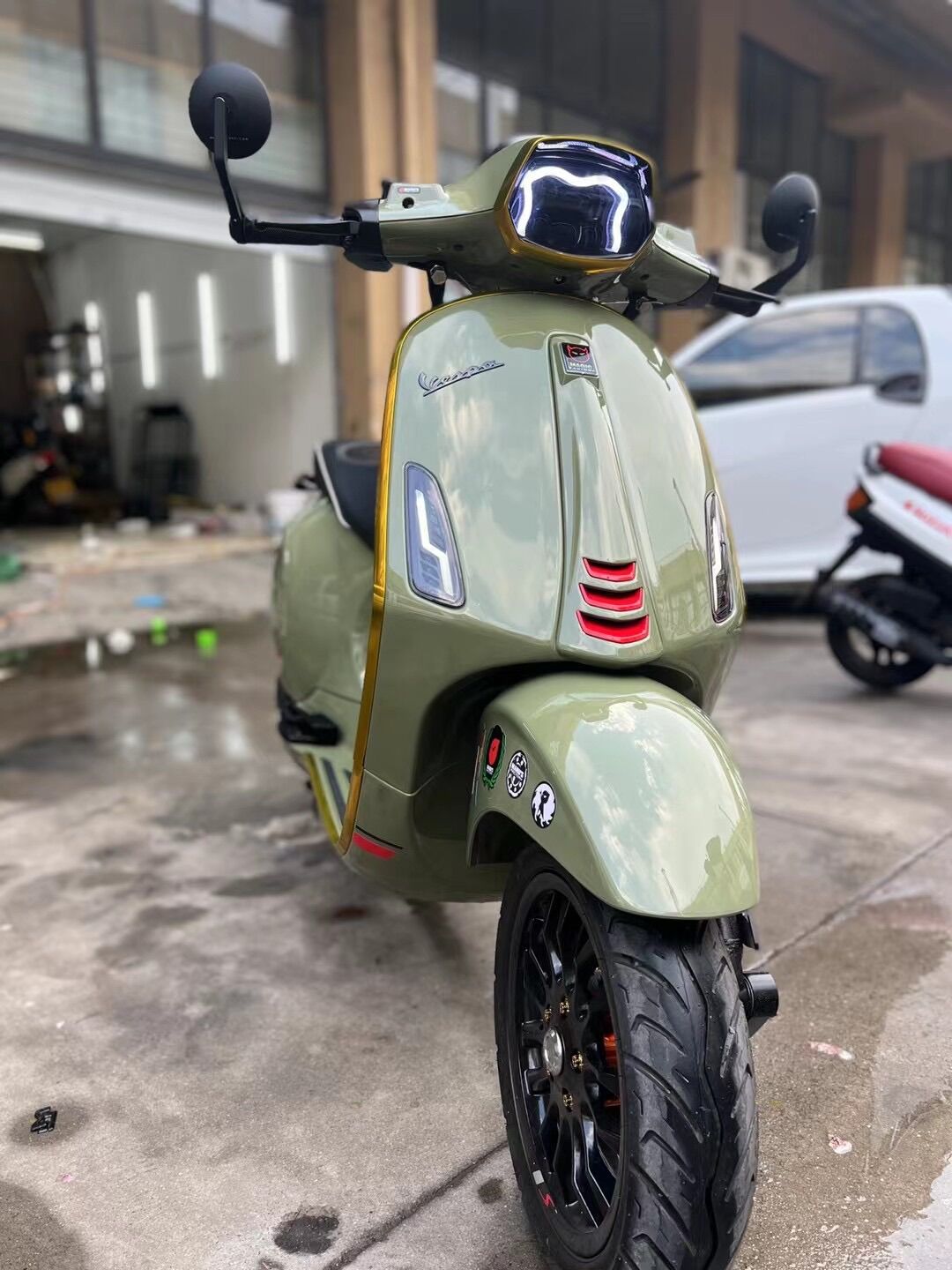 Đèn pha led chữ M cho vespa sprint