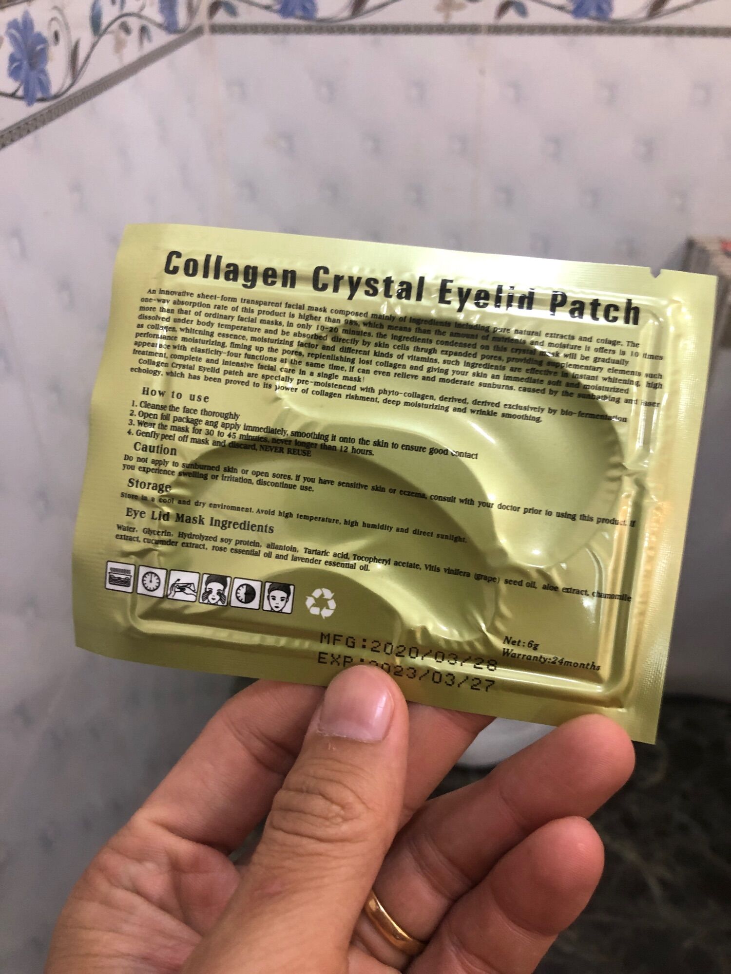 Mặt nạ mắt Collagen vàng