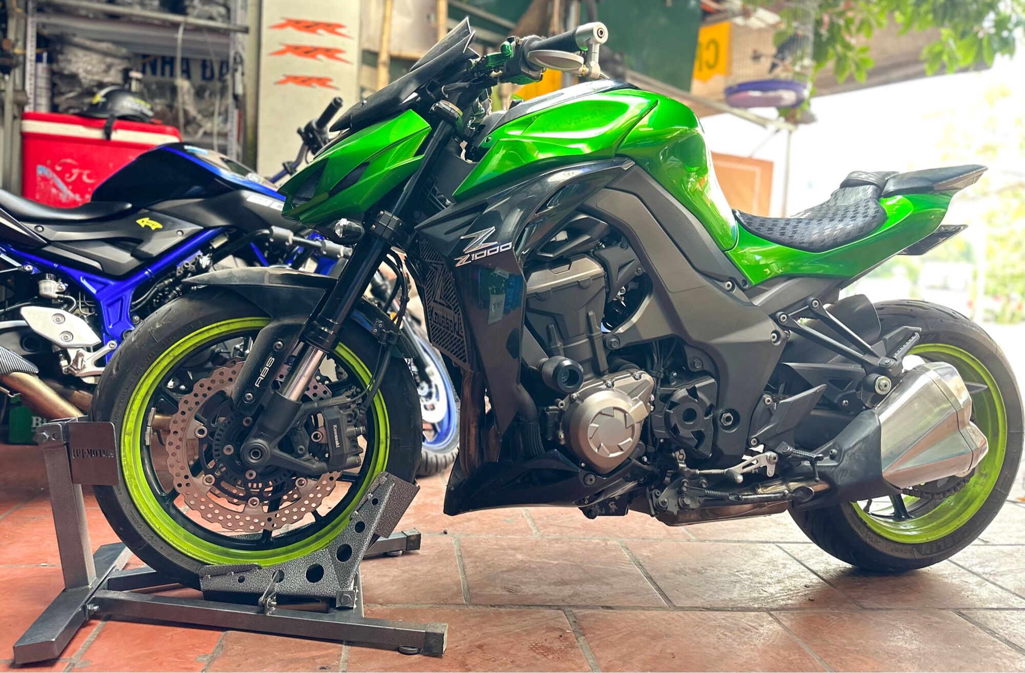 Kẹp bánh trước Motor PKL update