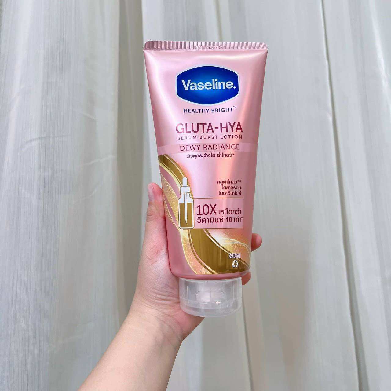 Sữa Dưỡng Thể Trắng Da Vaseline Gluta-Hya Serum Burst lotion