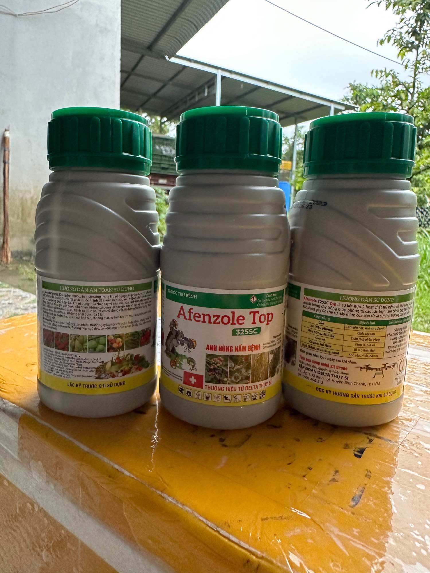 Thuốc trừ nấm bệnh Afenzole Top 325SC chai 240ml đặc trị bệnh thán thư phấn trắng chết cây con rỉ sắt đốm lá vàng lá nứt vỏ khô vèn đạo ôn lem lép hạt.