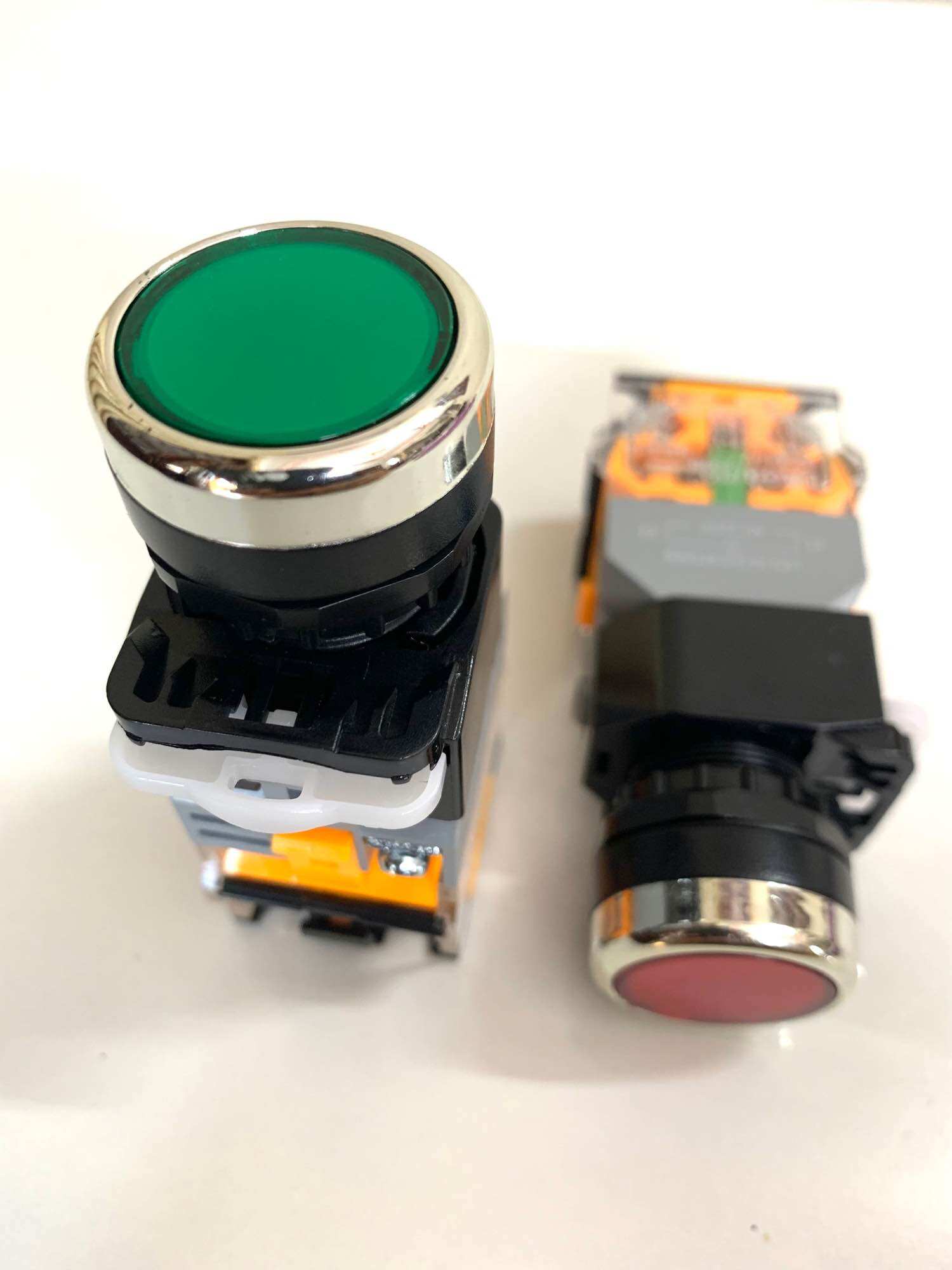 Nút nhấn la38-11dn nhả có đèn 10a no/nc phi 22mm