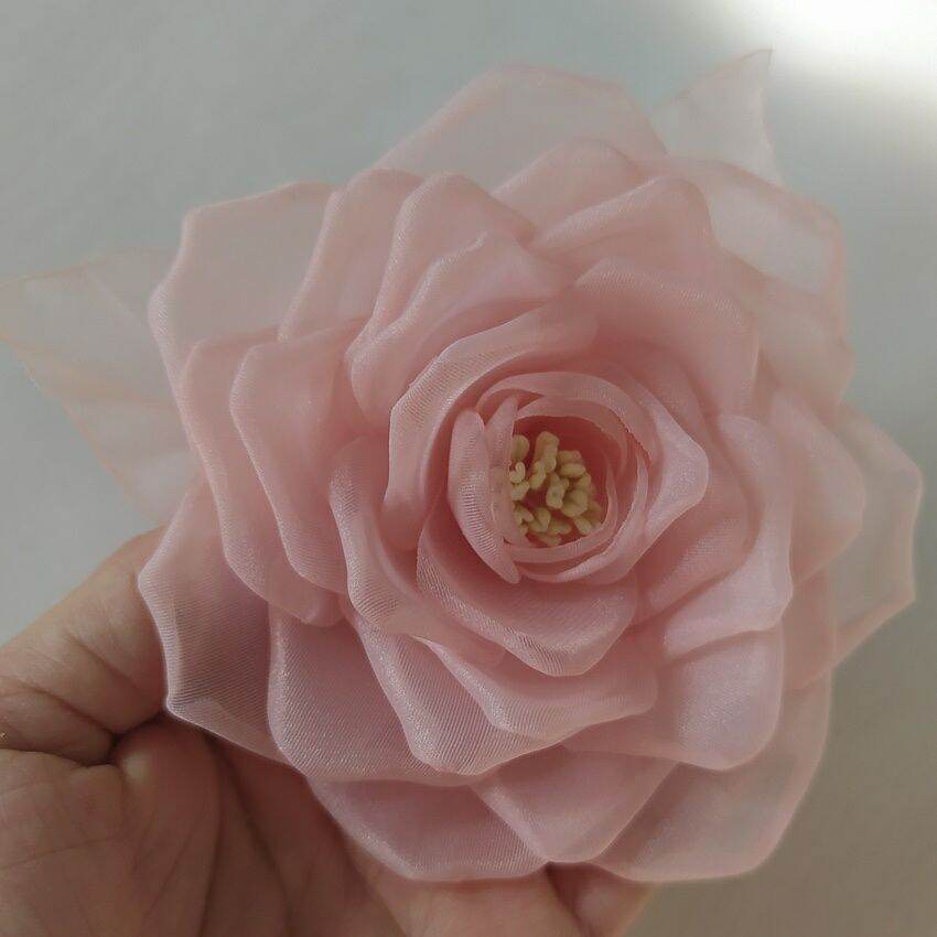 Hoa cài áo Canto handmade màu hồng