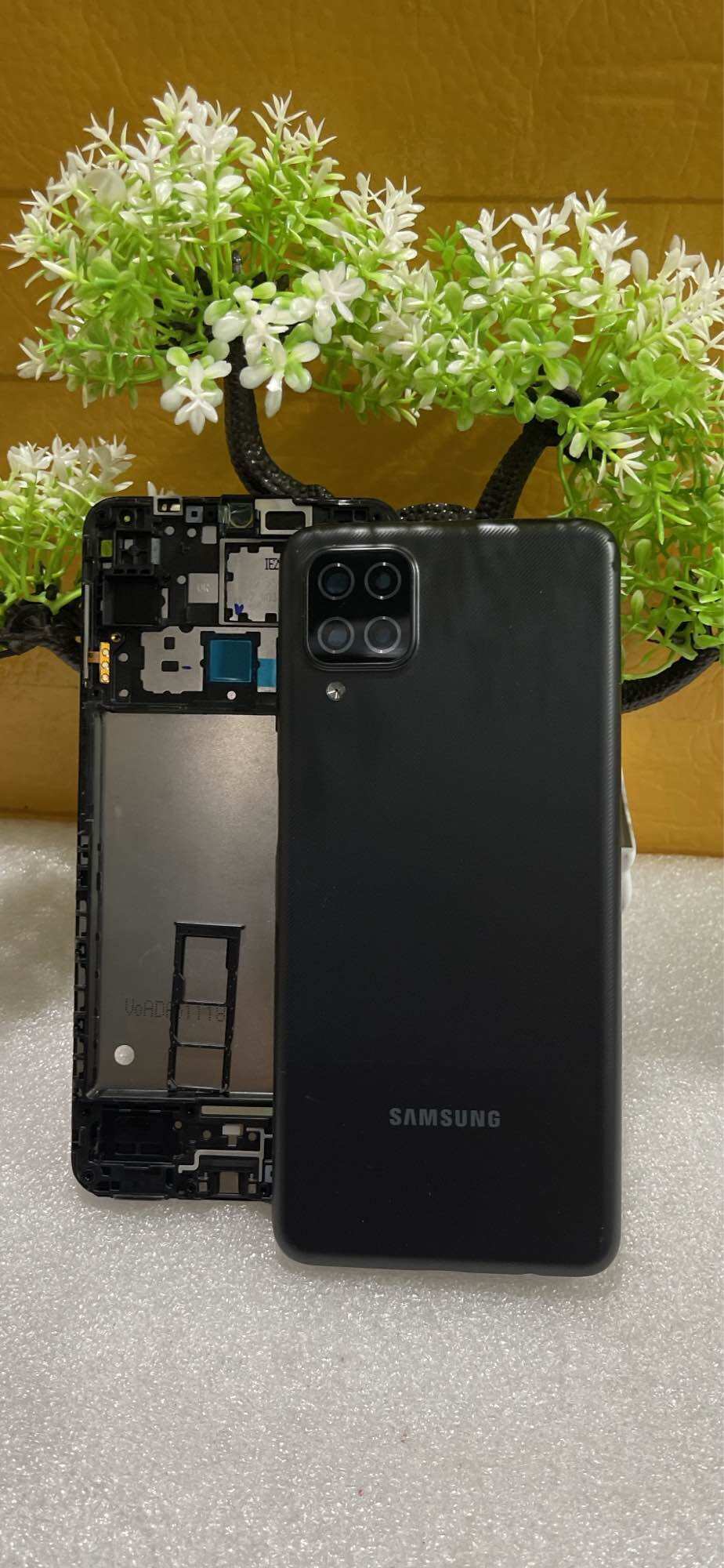 Vỏ Sam Sung A12 zin full kính camera với khay sim