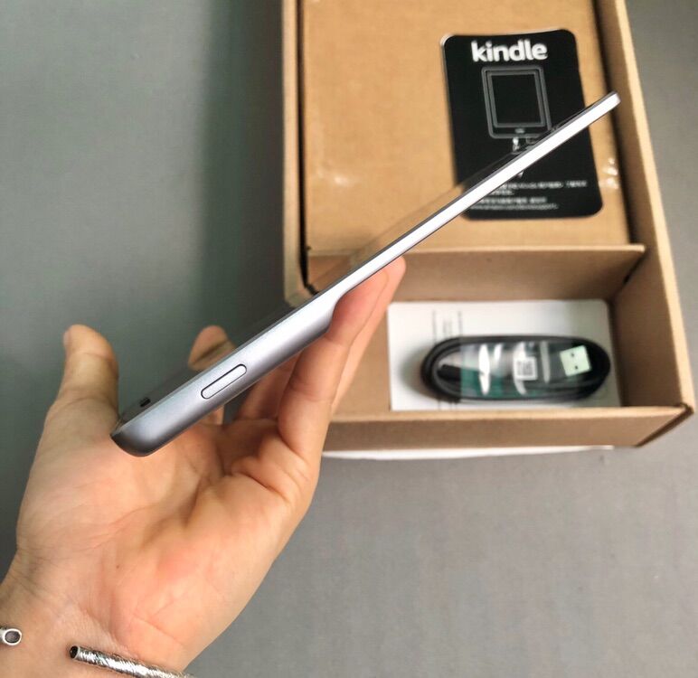 Máy đọc sách Kindle Oasis 2 - 8Gb like new 99%