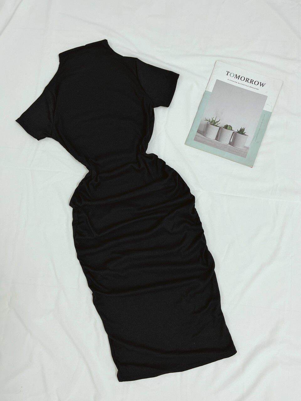Đầm cổ lọ tay ngắn ôm body