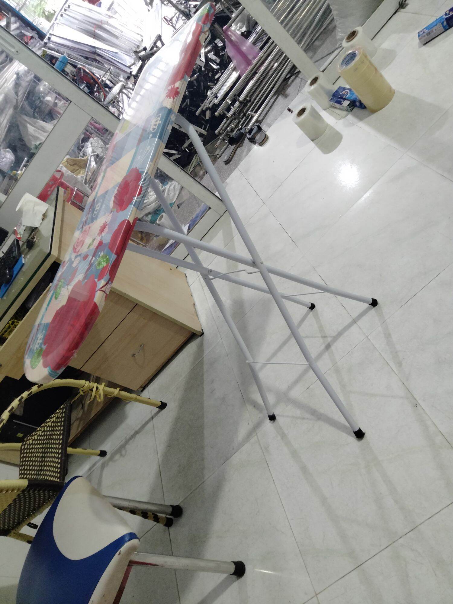 Bàn ủi đồ dạng đứng điều chỉnh tăng giảm