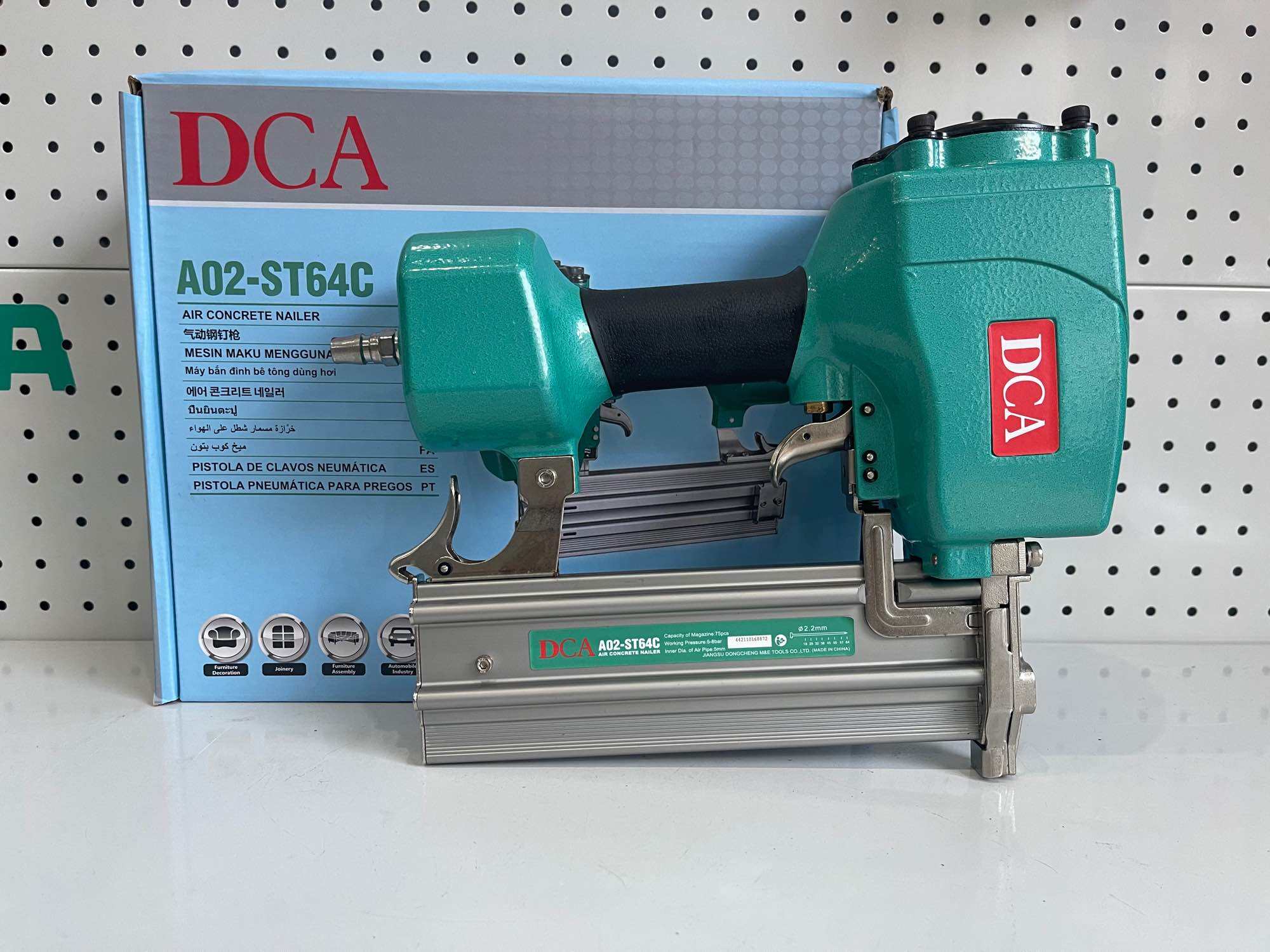 Súng bắn đinh bê tông dùng hơi DCA A02-ST64C - 75 viên, 18-64mm