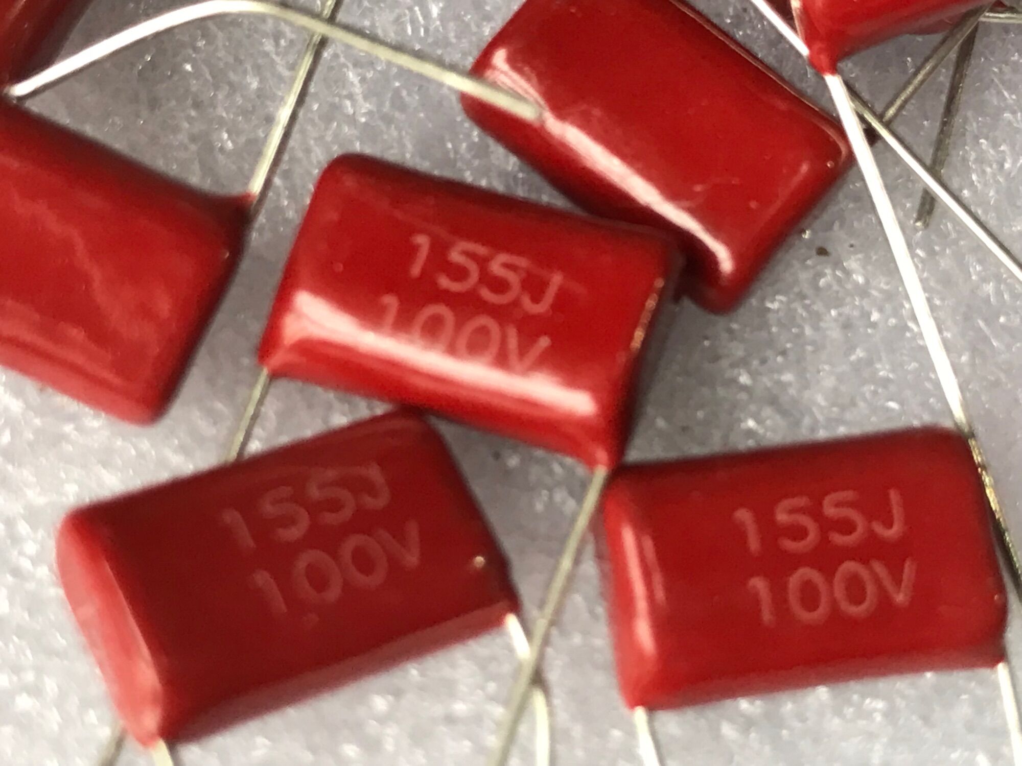 100 c Tụ 155J 100 v ( com bo 100 c )
