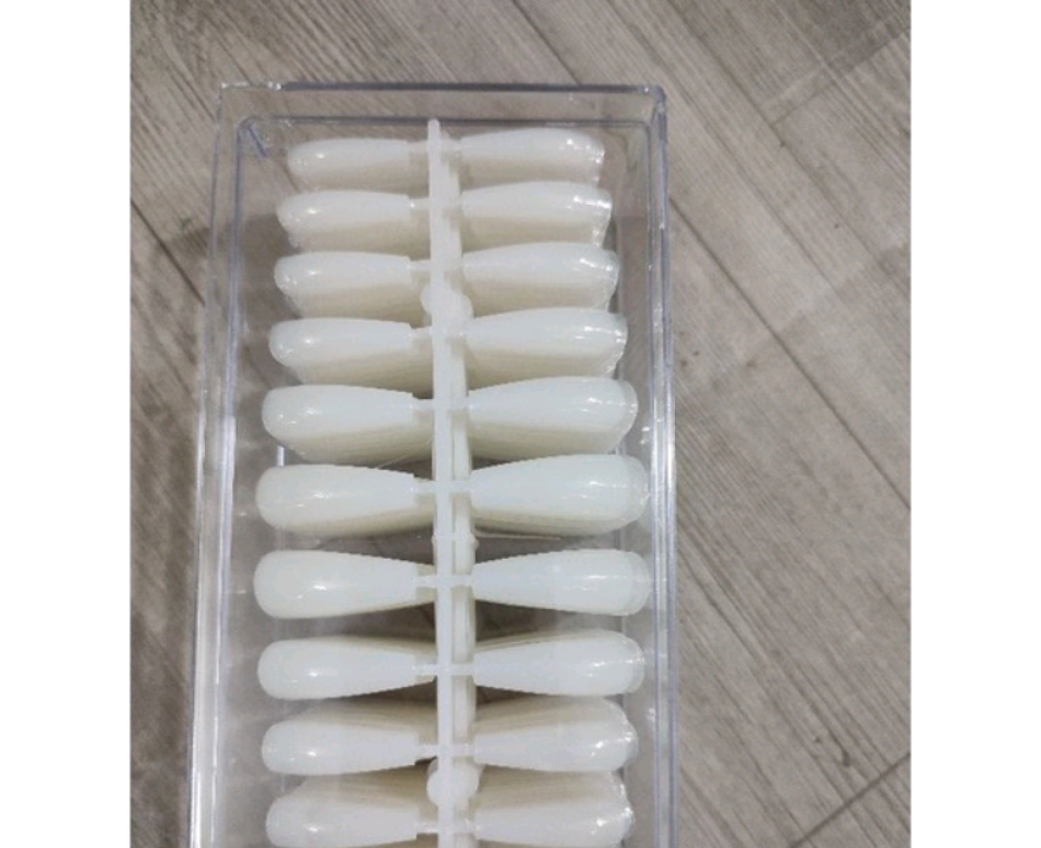 Móng úp form thang Âu Mỹ đục