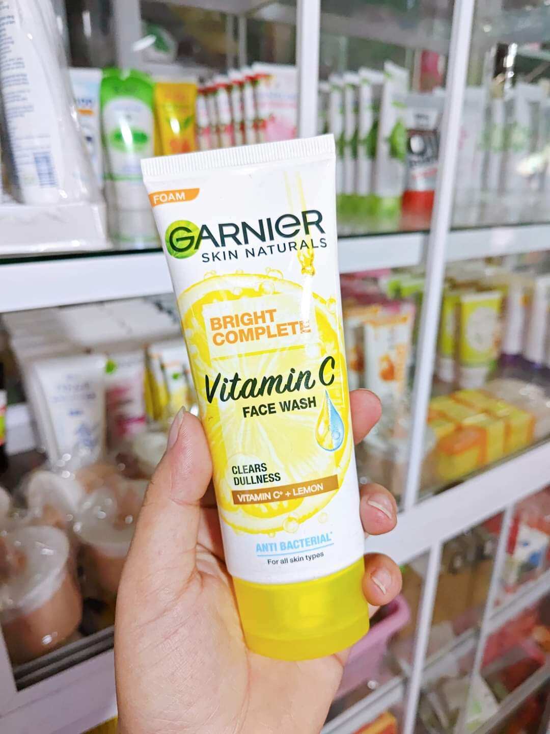 Sữa rửa mặt sáng da, mờ thâm sạm garnier bright complete 100g - thái lan