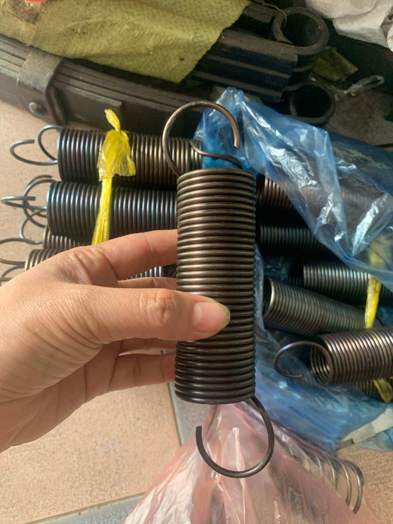 Lò xo kéo phi 38 (sợi 3mm dài tổng 160mm)✅✅✅