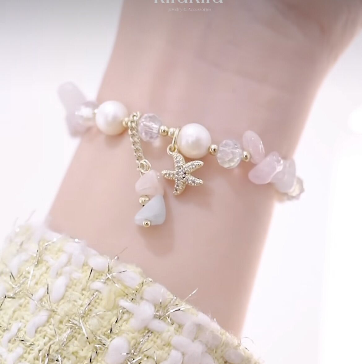 Lắc tay đá tự nhiên trong trẻo charm sao biển lấp lánh Andrina 2