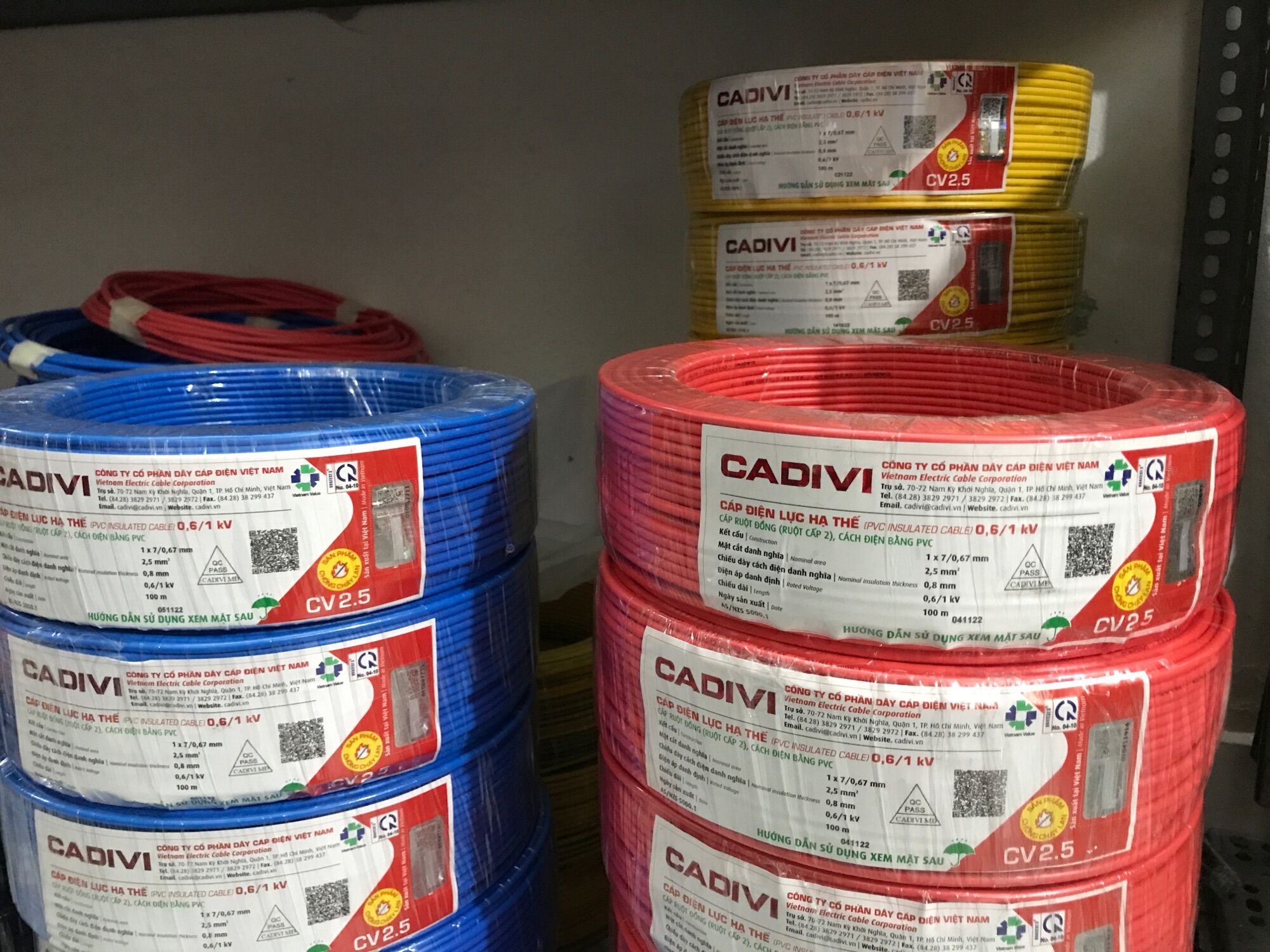 Dây điện Cadivi 2.5 đơn 7 sợi (cuộn 100 mét)