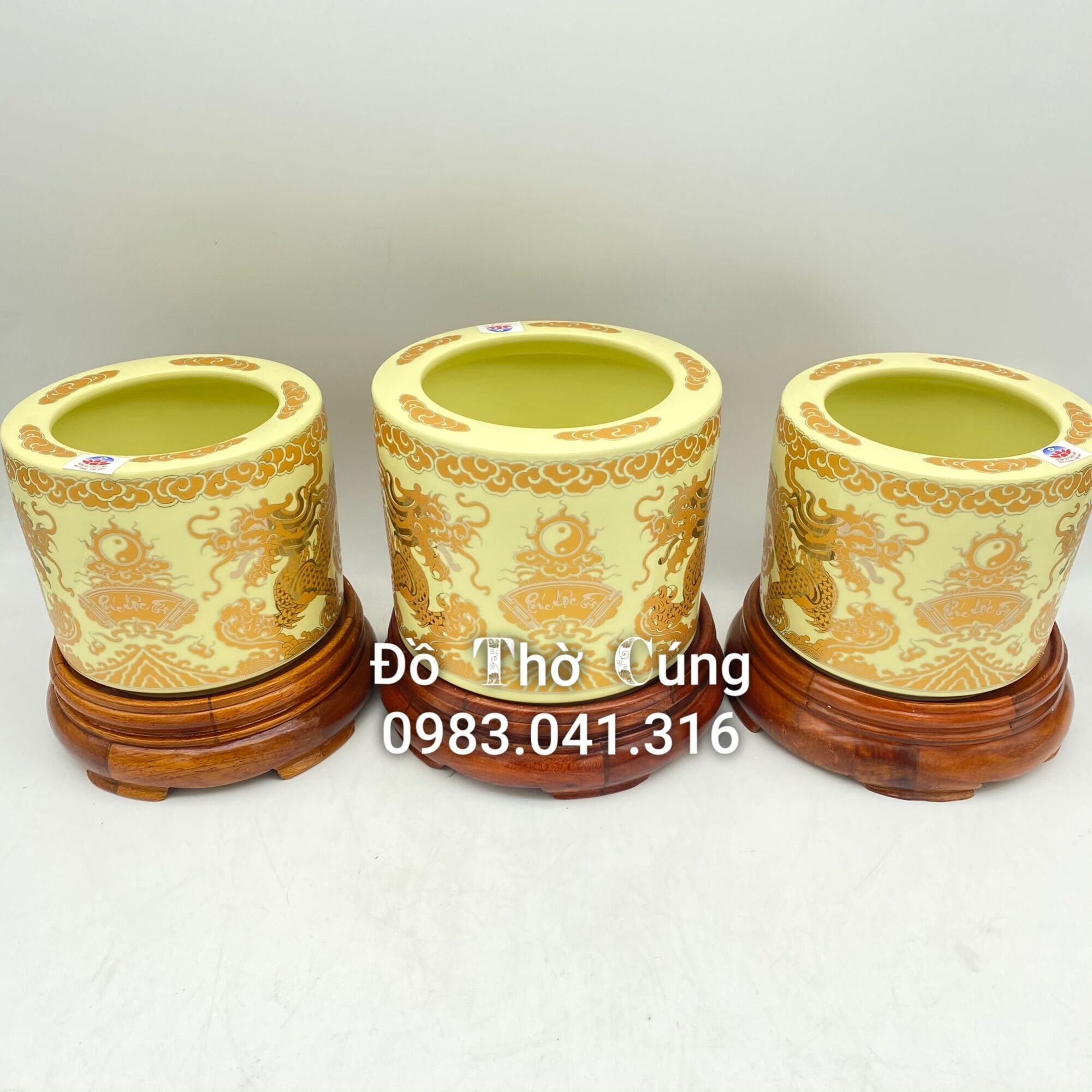 Bát hương màu ngà