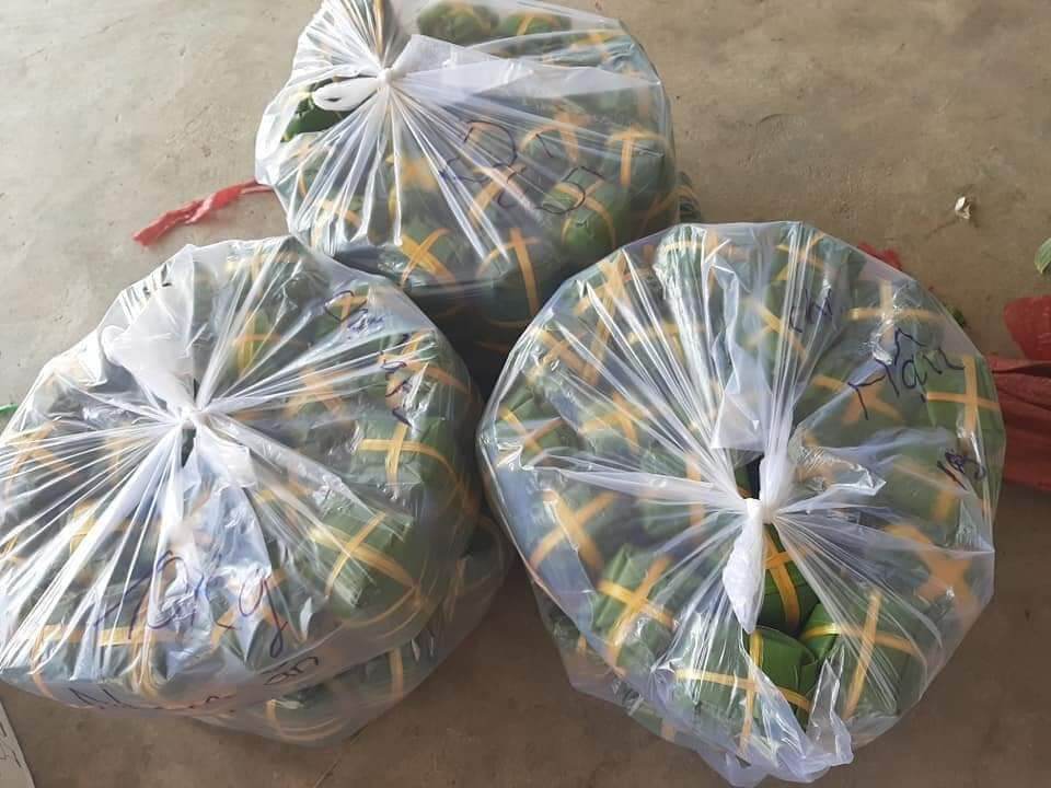 Nem chua (14 cái/xâu) - Đặc sản Nha Trang