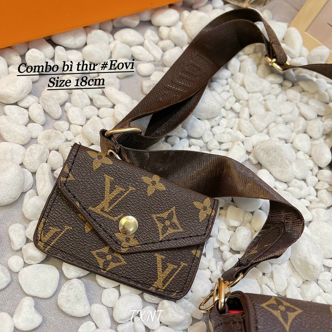 Quạt tích điện mini gấp gọn có 3 chế độ quạt