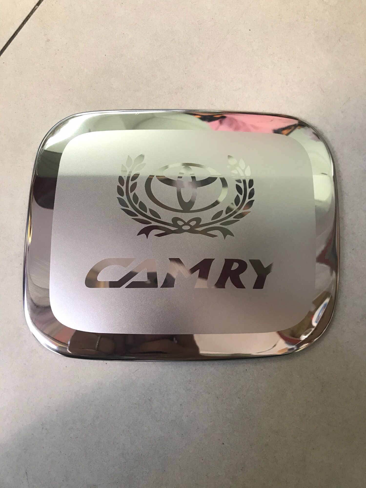 Ốp nắp xăng inox camry 2008