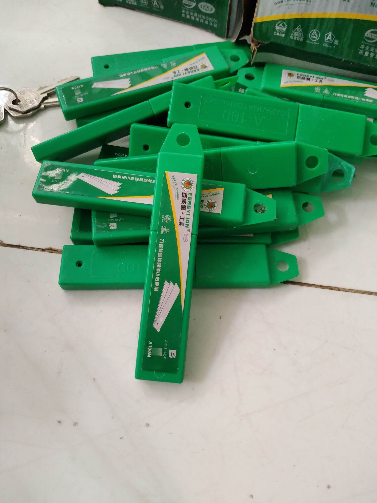 LƯỠI DAO DỌC GIẤY ( HỘP 20 VỈ  - VỈ 10 LƯỠI)