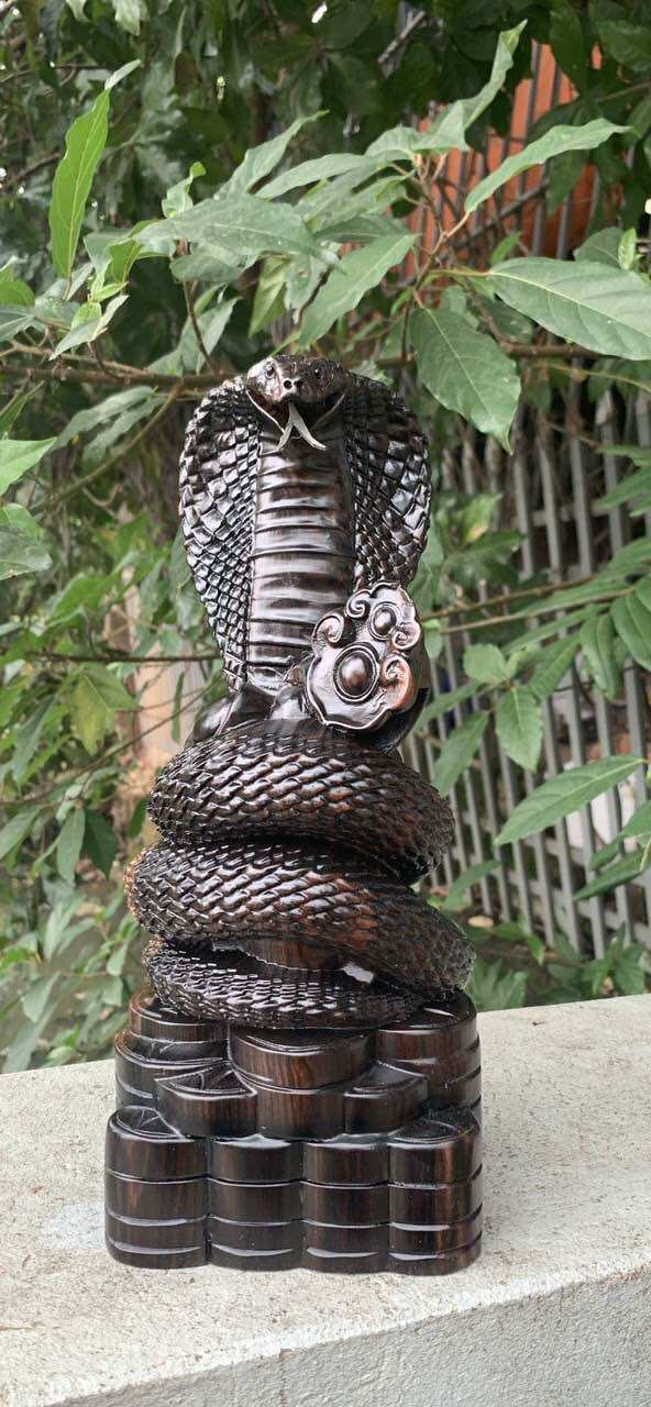 Tượng rắn phong thủy ,gỗ mun , hương ngọc am