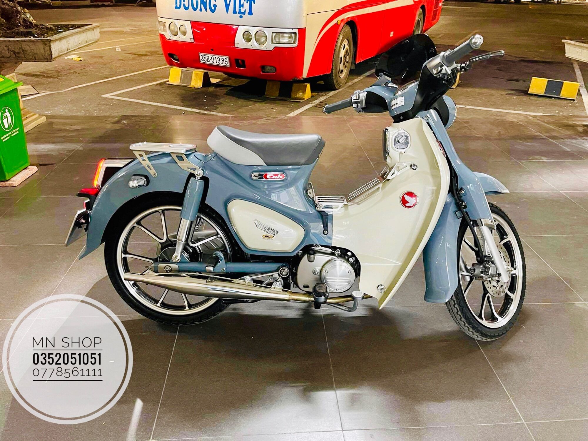 Tem Honda Super Cub cánh chim