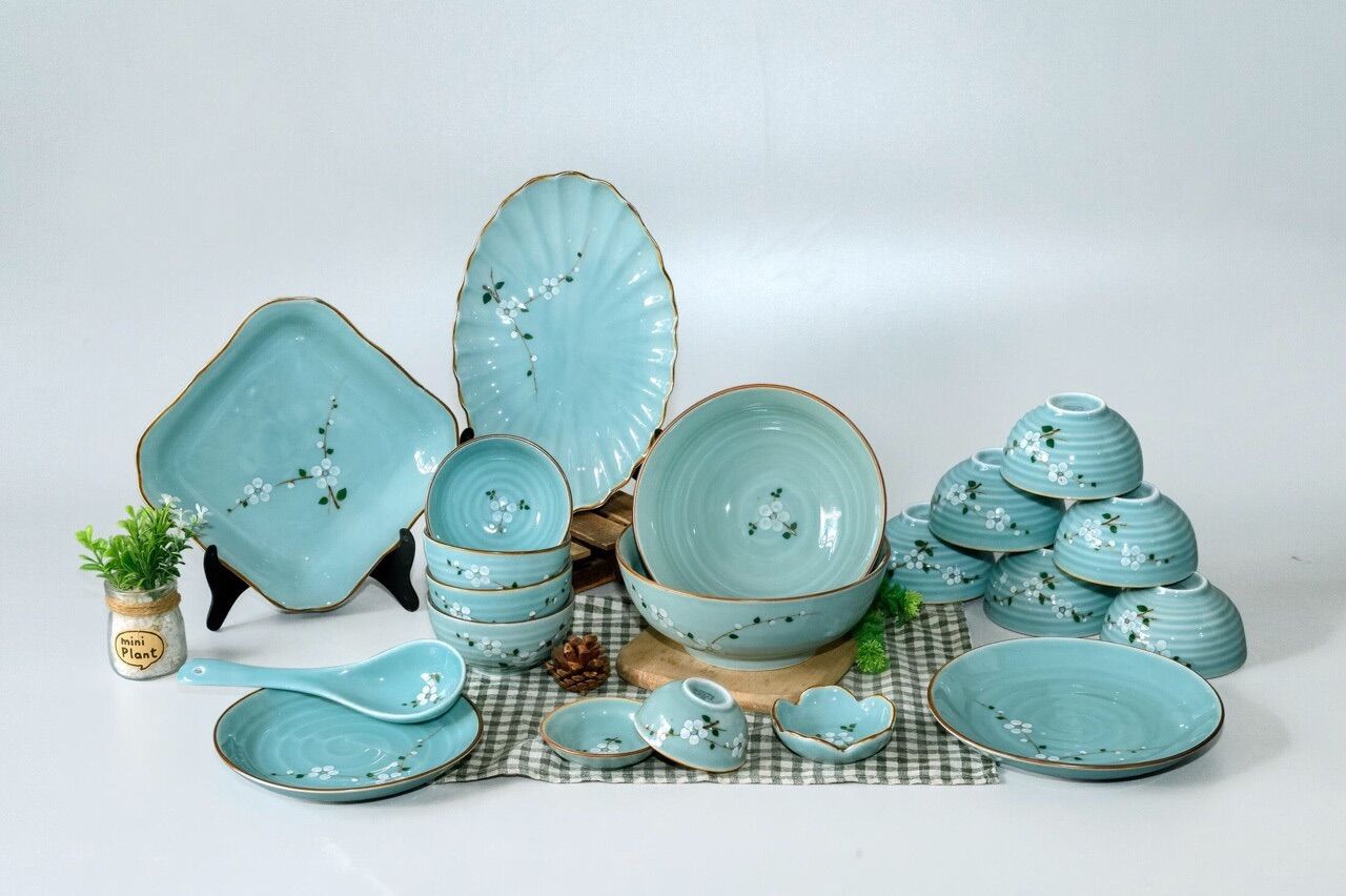 Bộ bát đĩa 19 món, men xanh ngọc, hoạ tiết hoa anh đào. Gốm sứ Bát Tràng