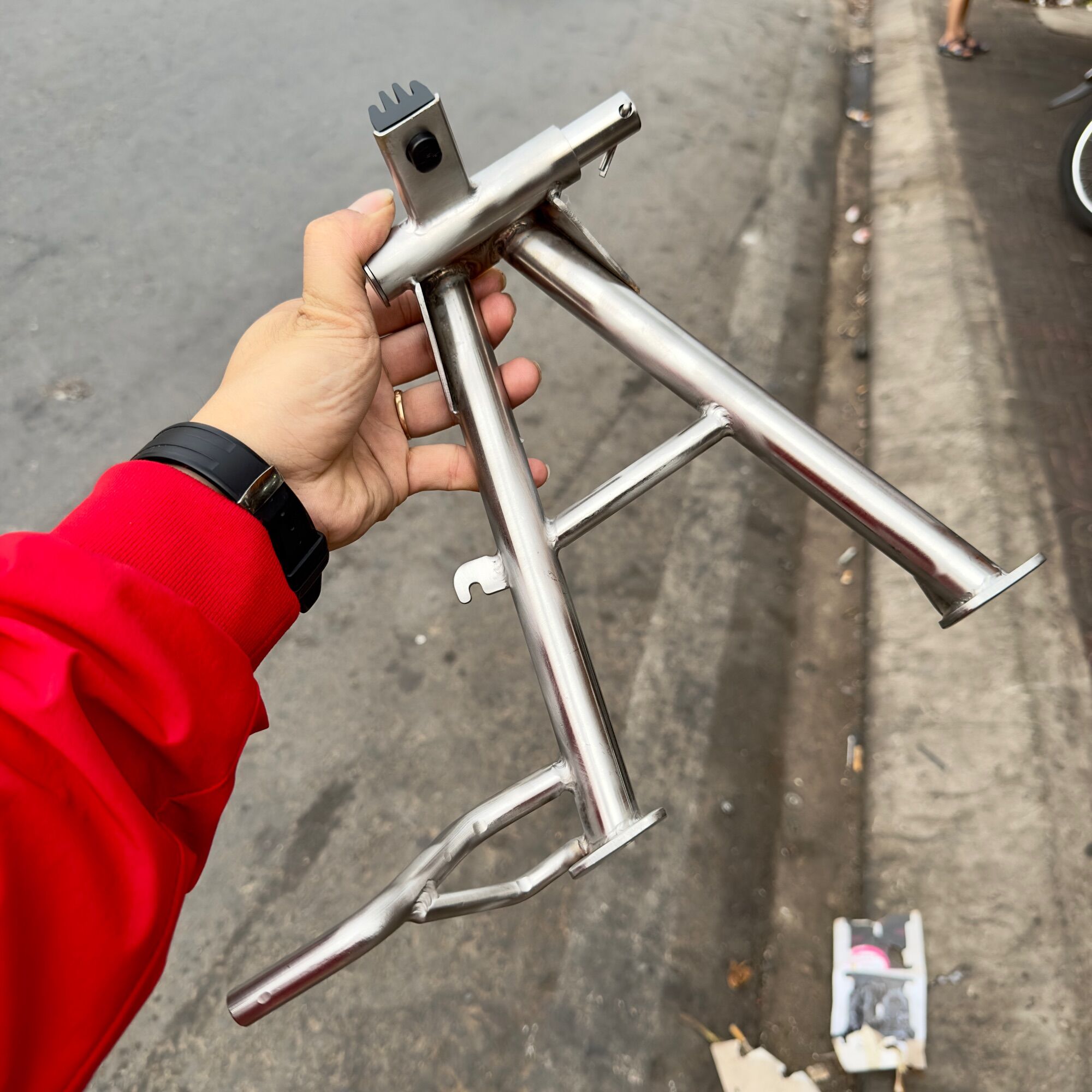 Chống đứng salaya inox 304 đặc exciter 135