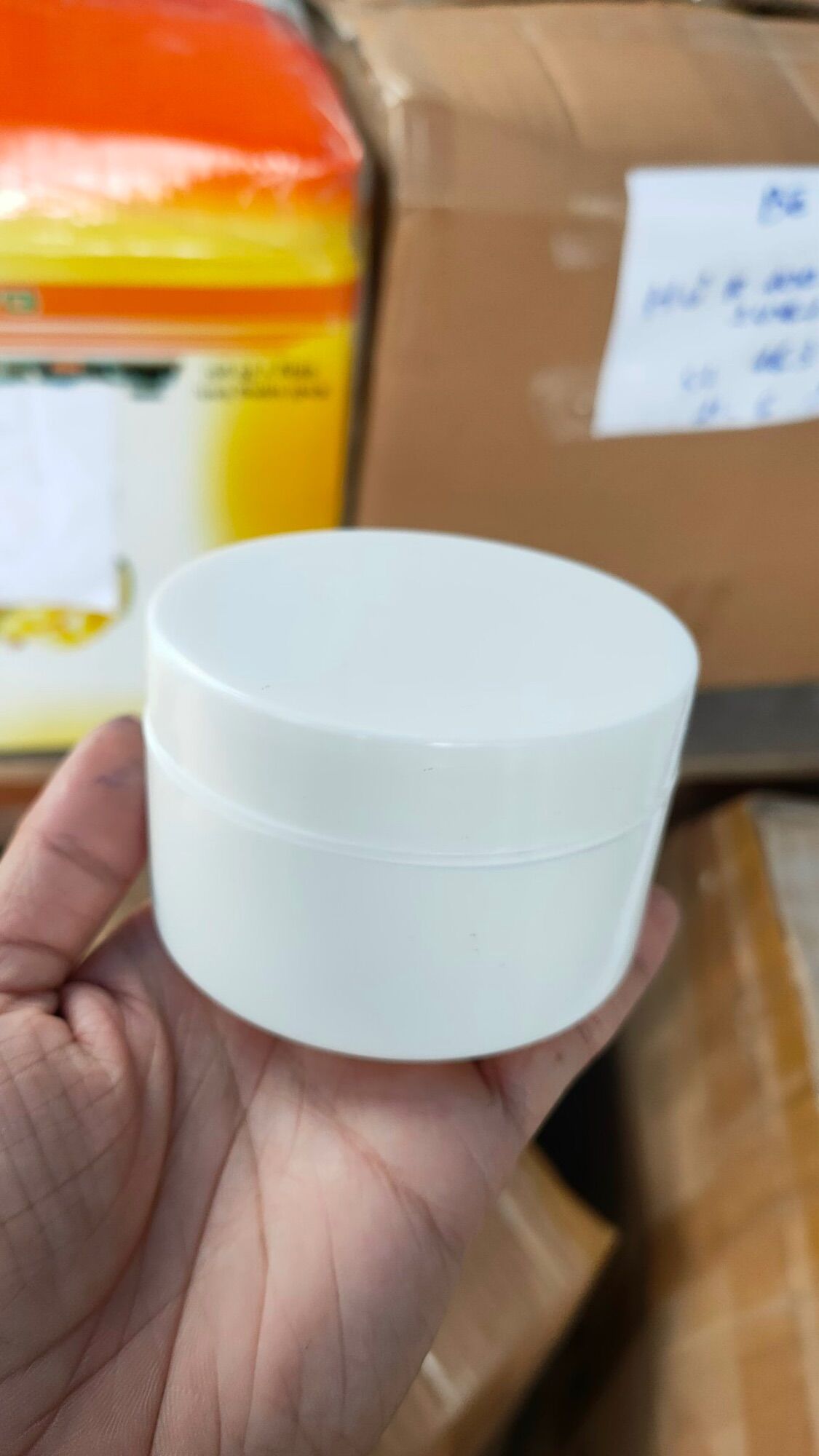 Hủ 100g màu trắng không viền