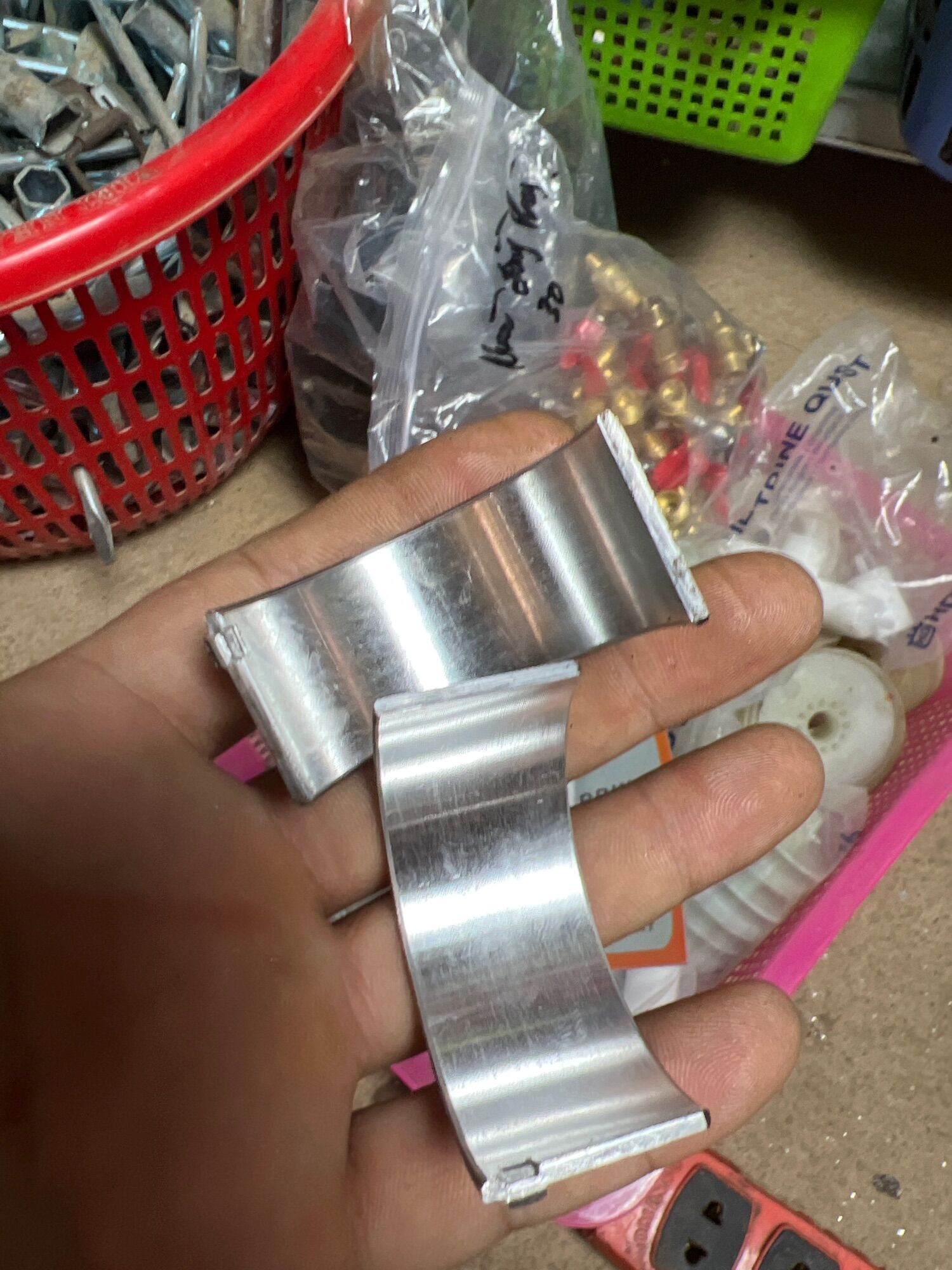 Bạc biên máy dầu D8