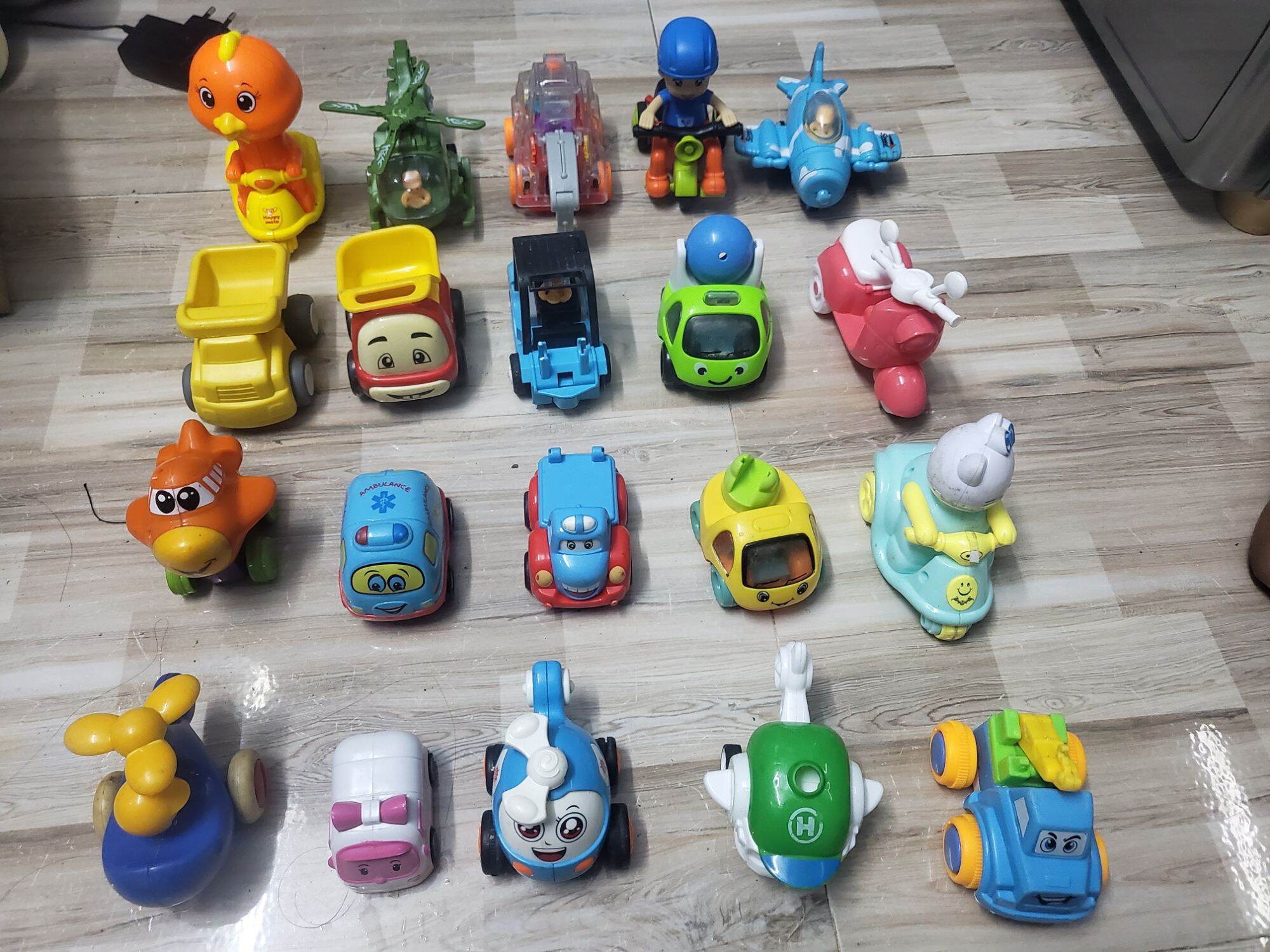 Set 20 xe đồ chơi CŨ đã vệ sinh còn đẹp cho bé