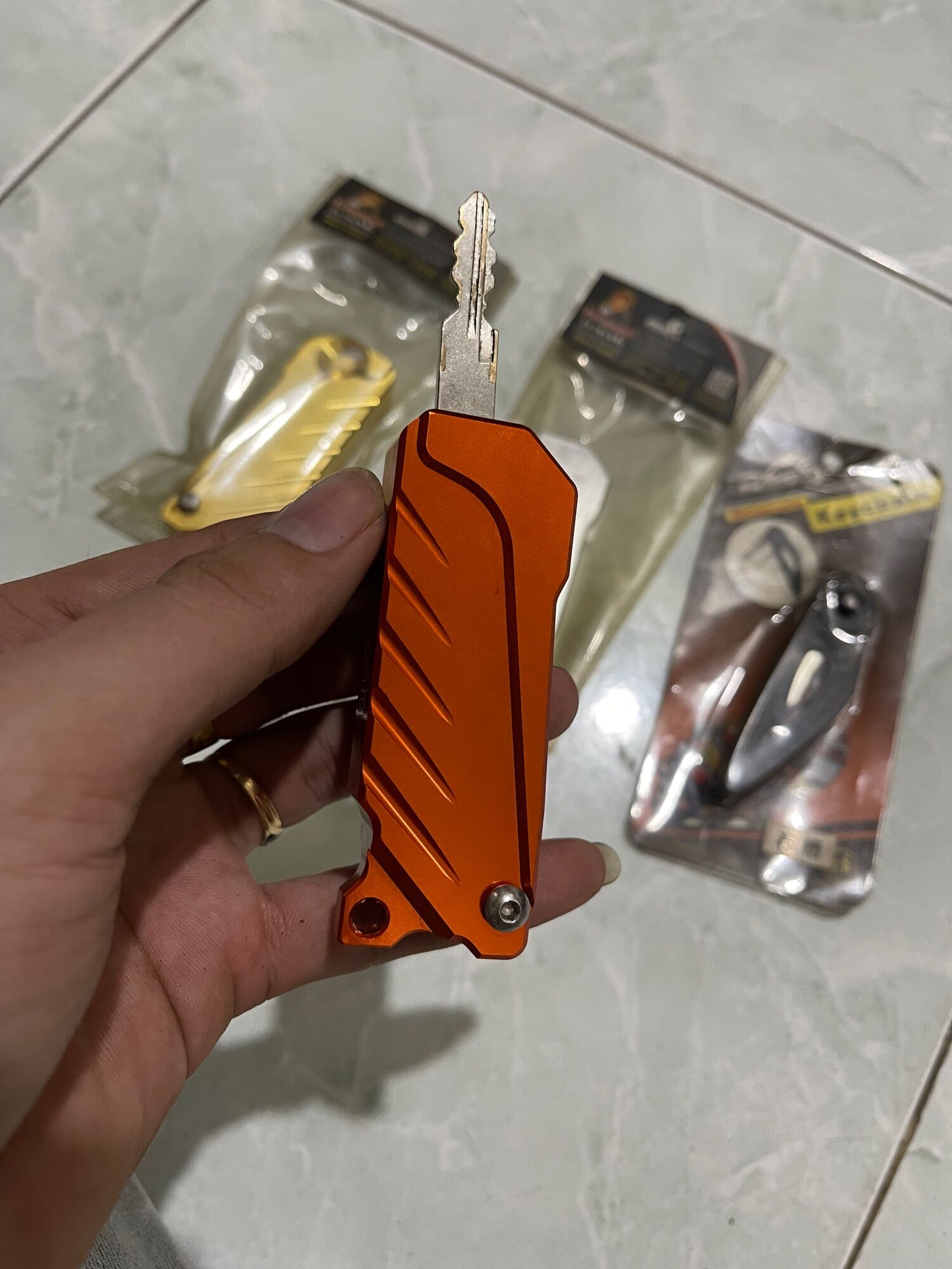 CHÌA KHOÁ BÂM BAO CHÌA CNC CHO XE